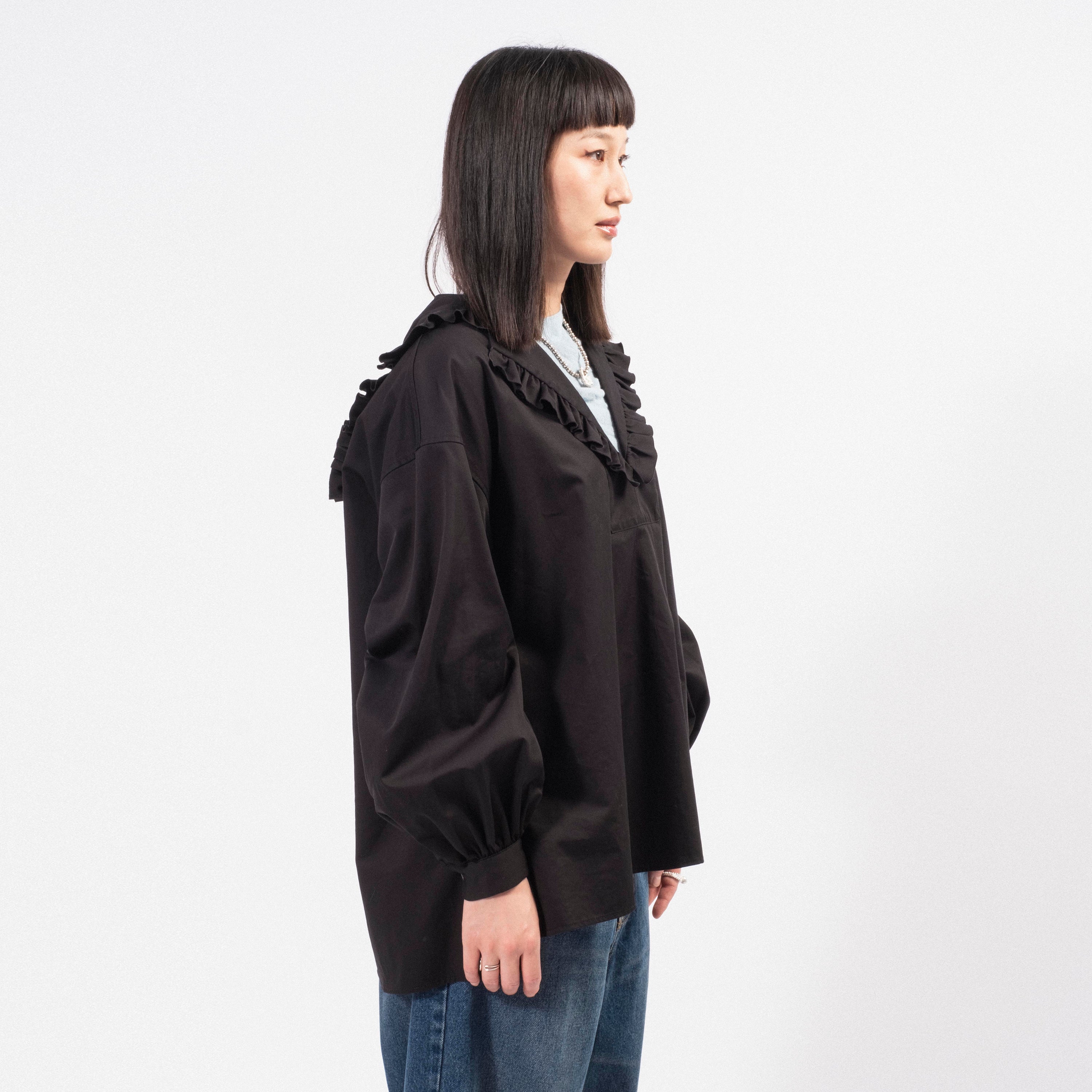 [RHODOLIRION] QT1018 FRILL HOODY _ B-BLACK