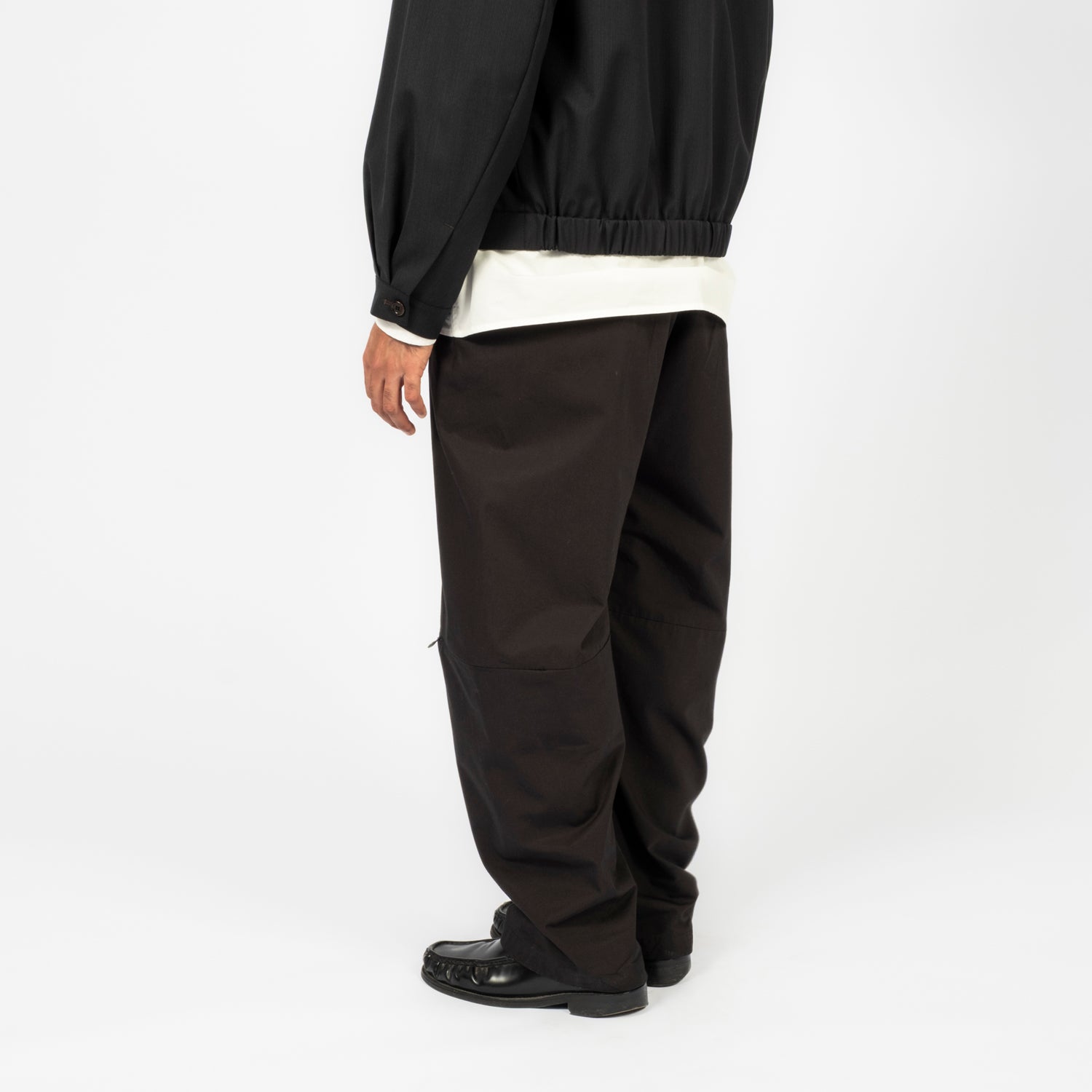 AMOMENTO] MEN CURVED ZIP PANTS _ BLACK