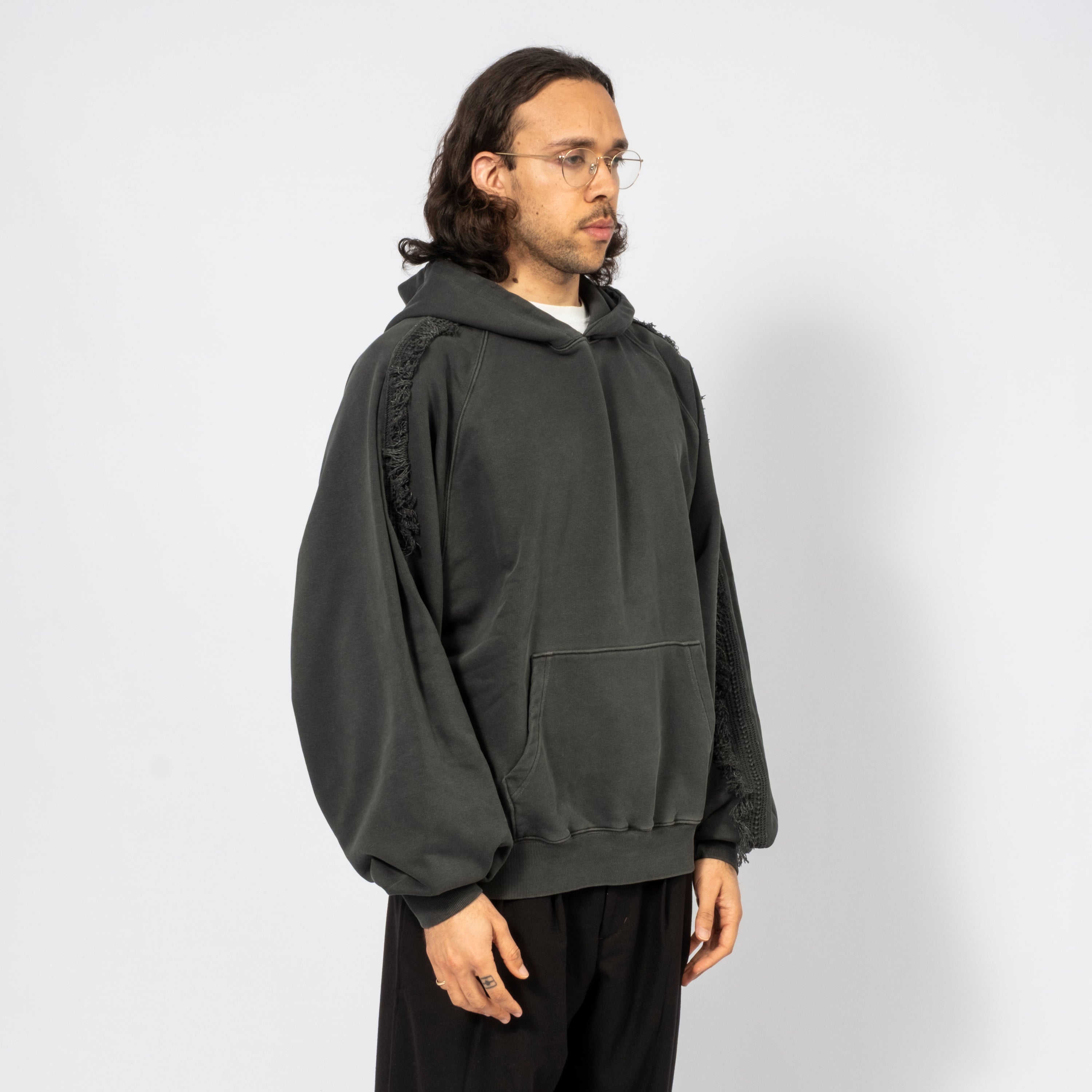[AJOBYAJO] RAGLAN LACE TRIMMING HOODIE _ CHARCOAL