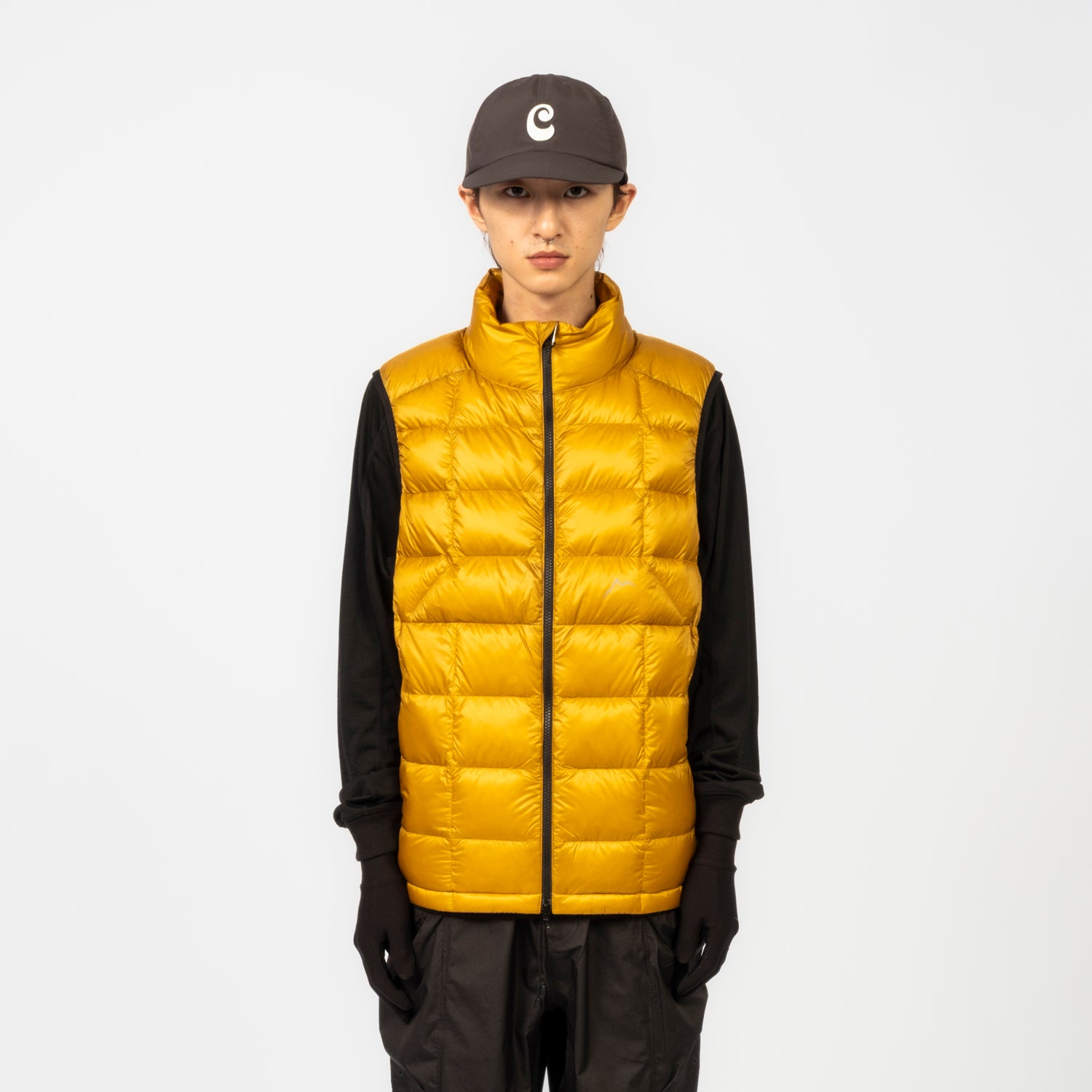 [CAYL] LIGHT DOWN VEST _ GOLD