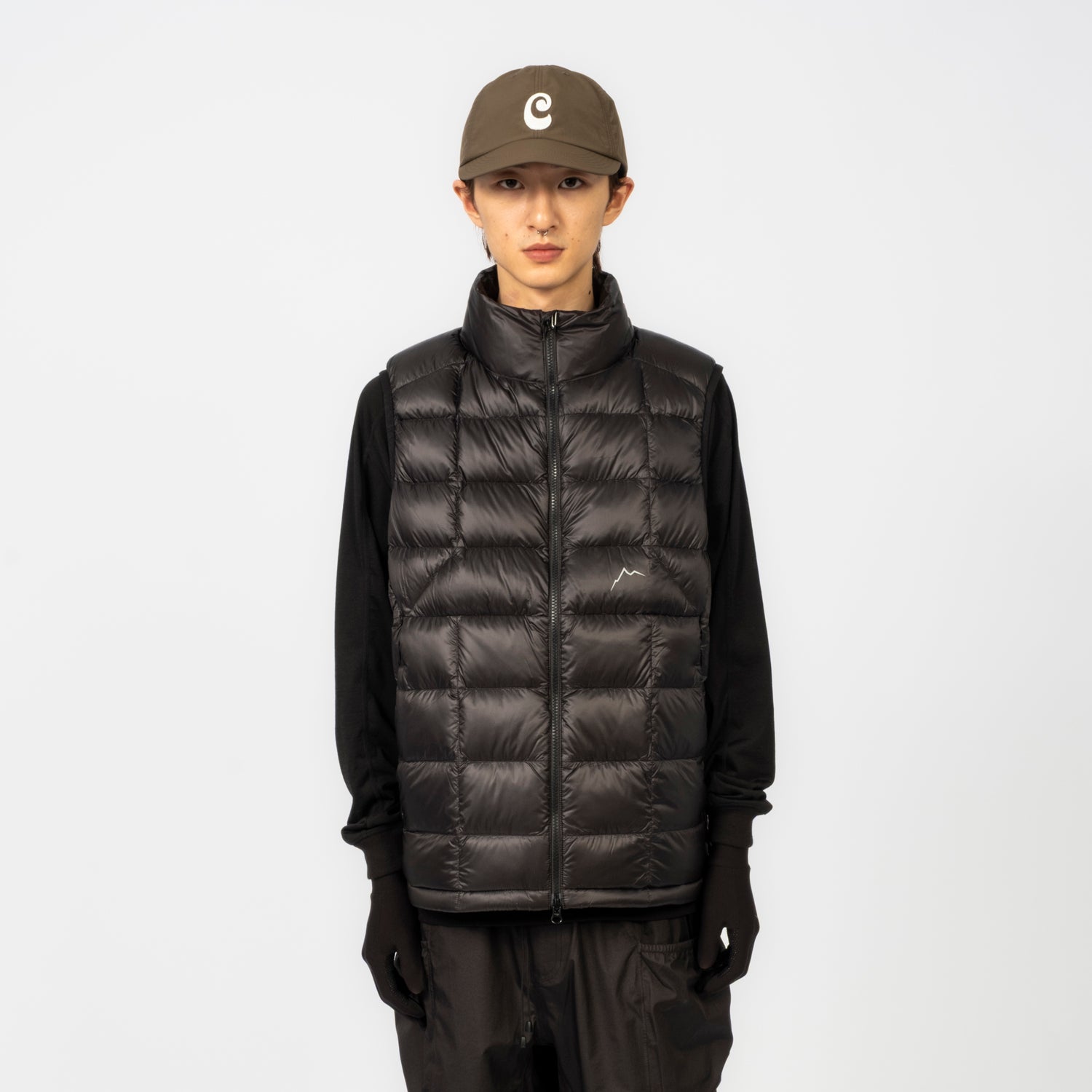 [CAYL] LIGHT DOWN VEST _ BLACK