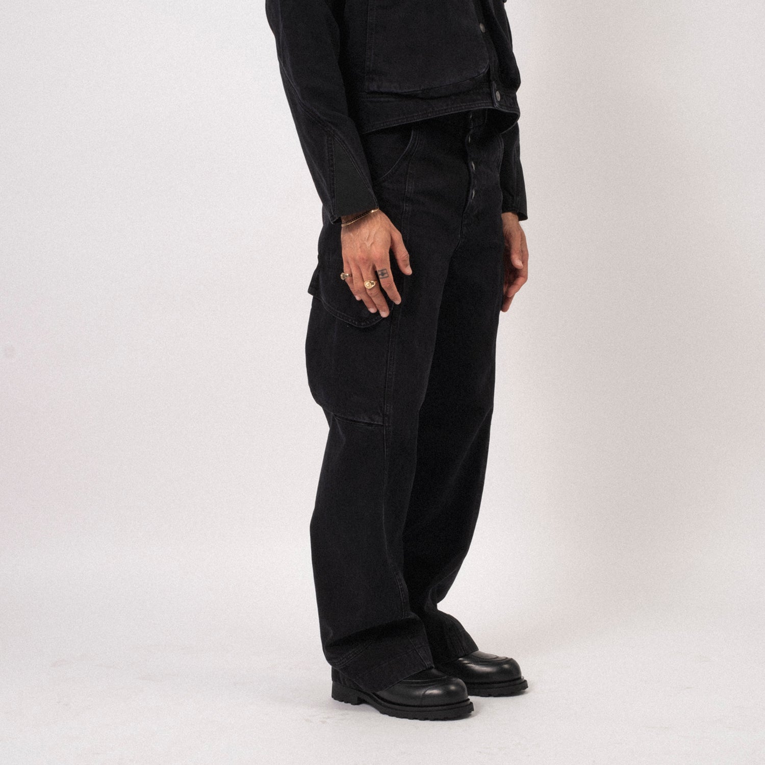 [J.L-A.L] BEZIER TROUSERS _ SHUNGITE BLACK