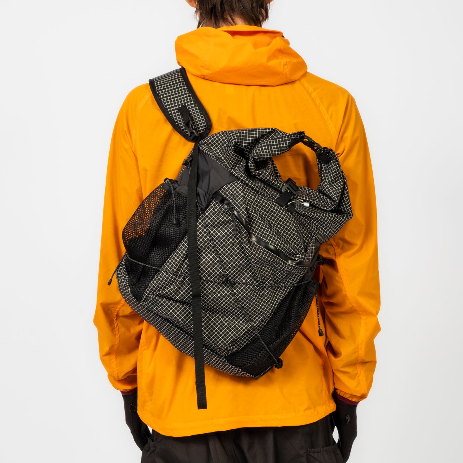 [CAYL] ROLLTOP CROSS BAG _ GRID BLACK