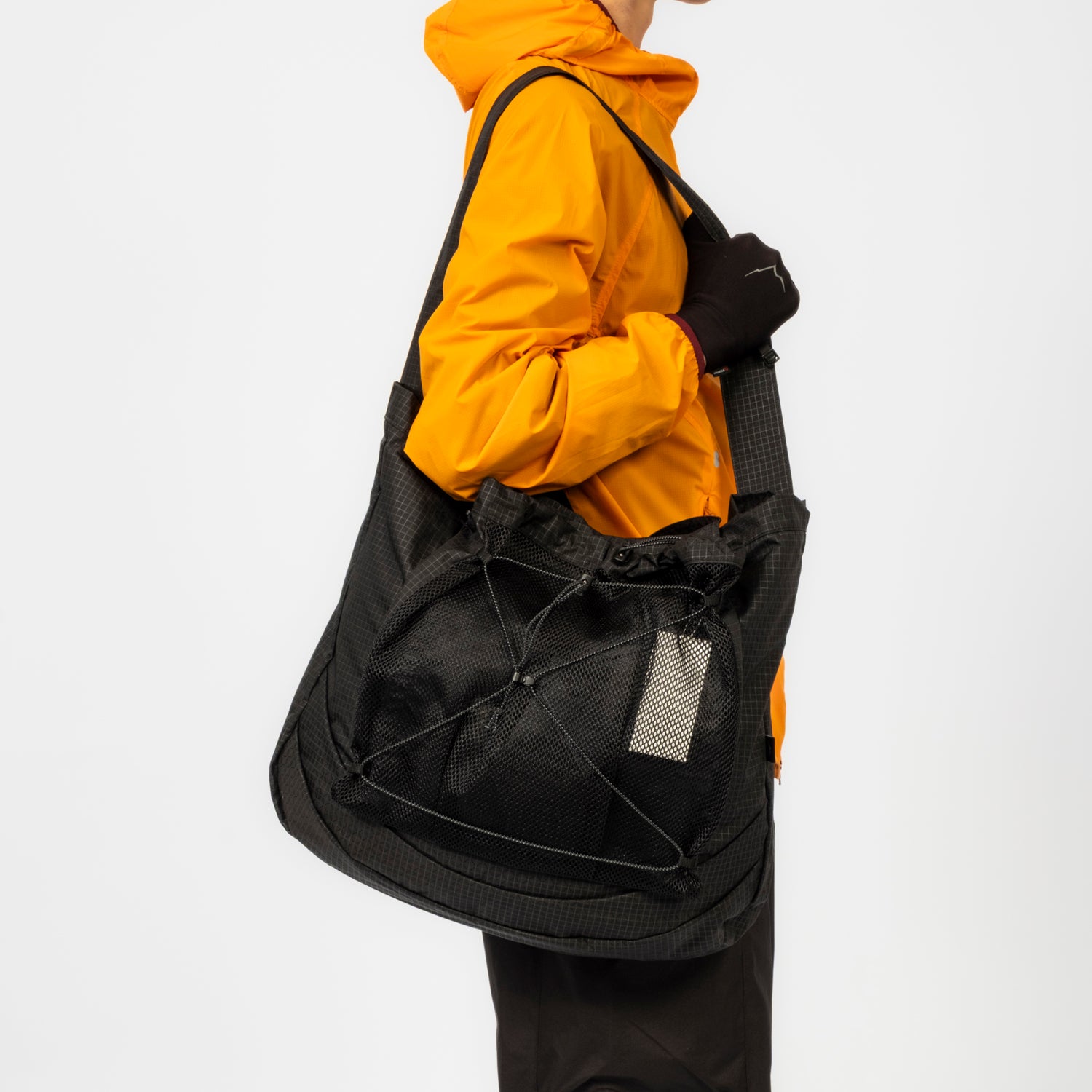 [CAYL] TRAIL TOTE B GRID _ BLACK