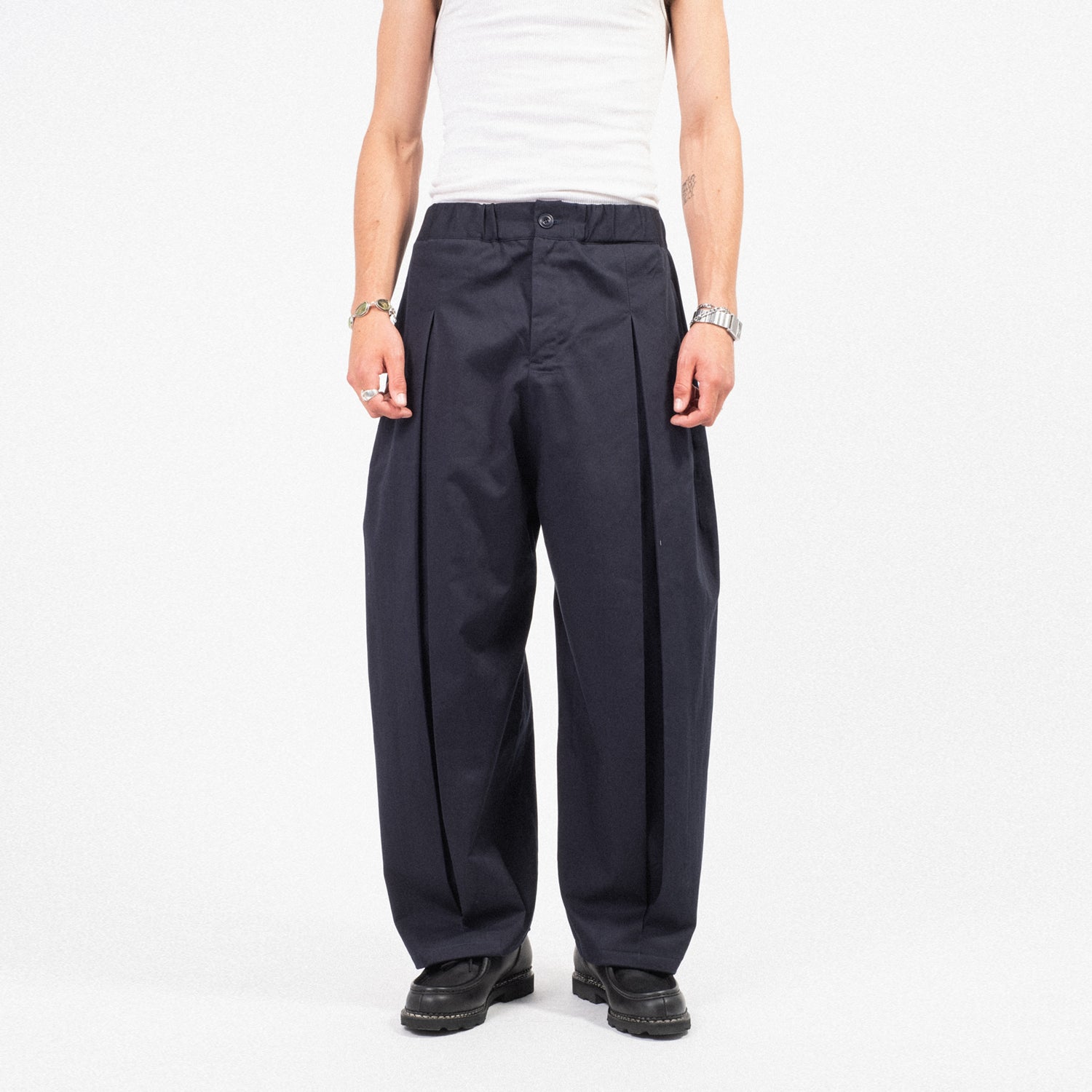 [SAGE NATION] BOX PLEAT TROUSER _ NAVY