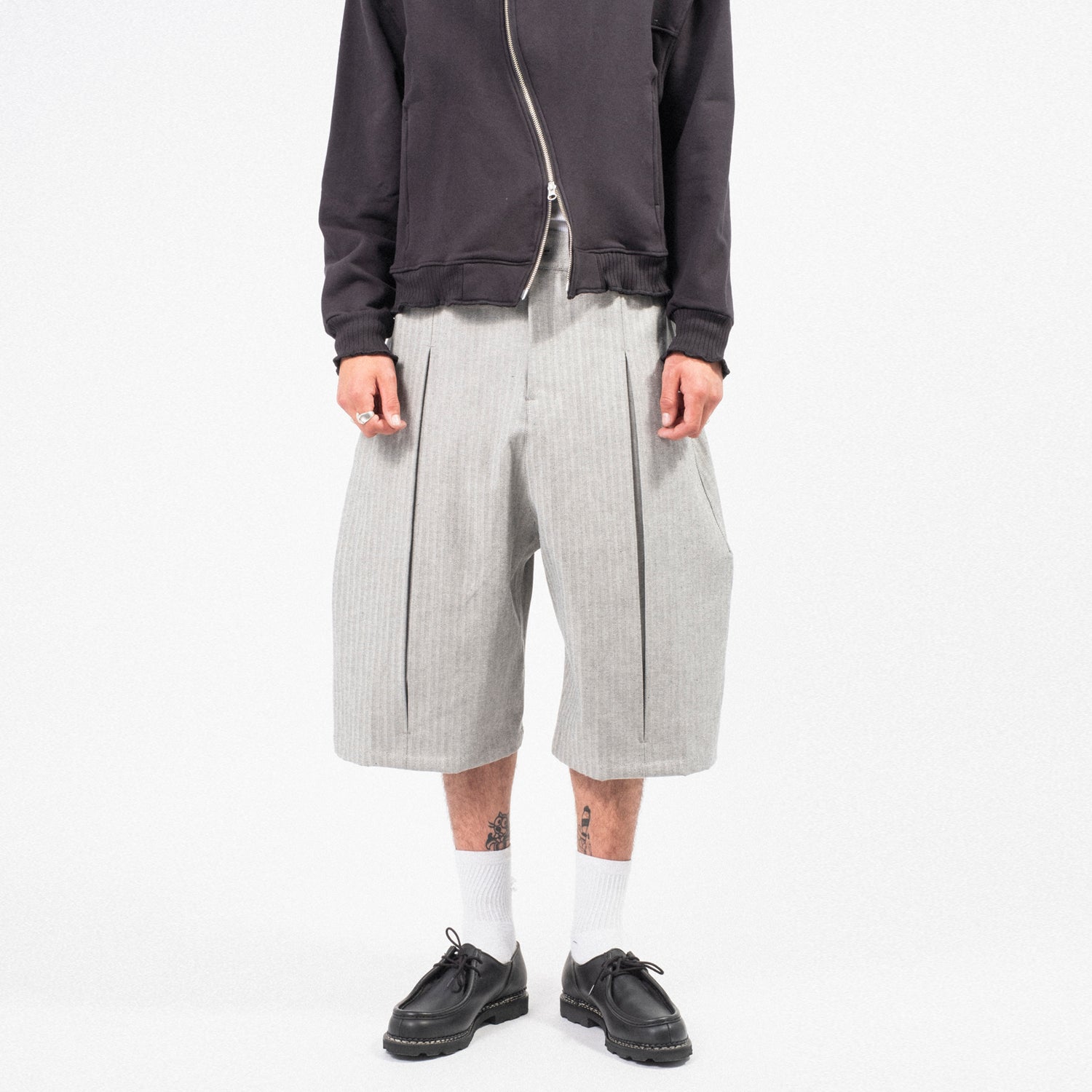 [SAGE NATION] BOX PLEAT SHORTS _ GREY HERRINGBONE