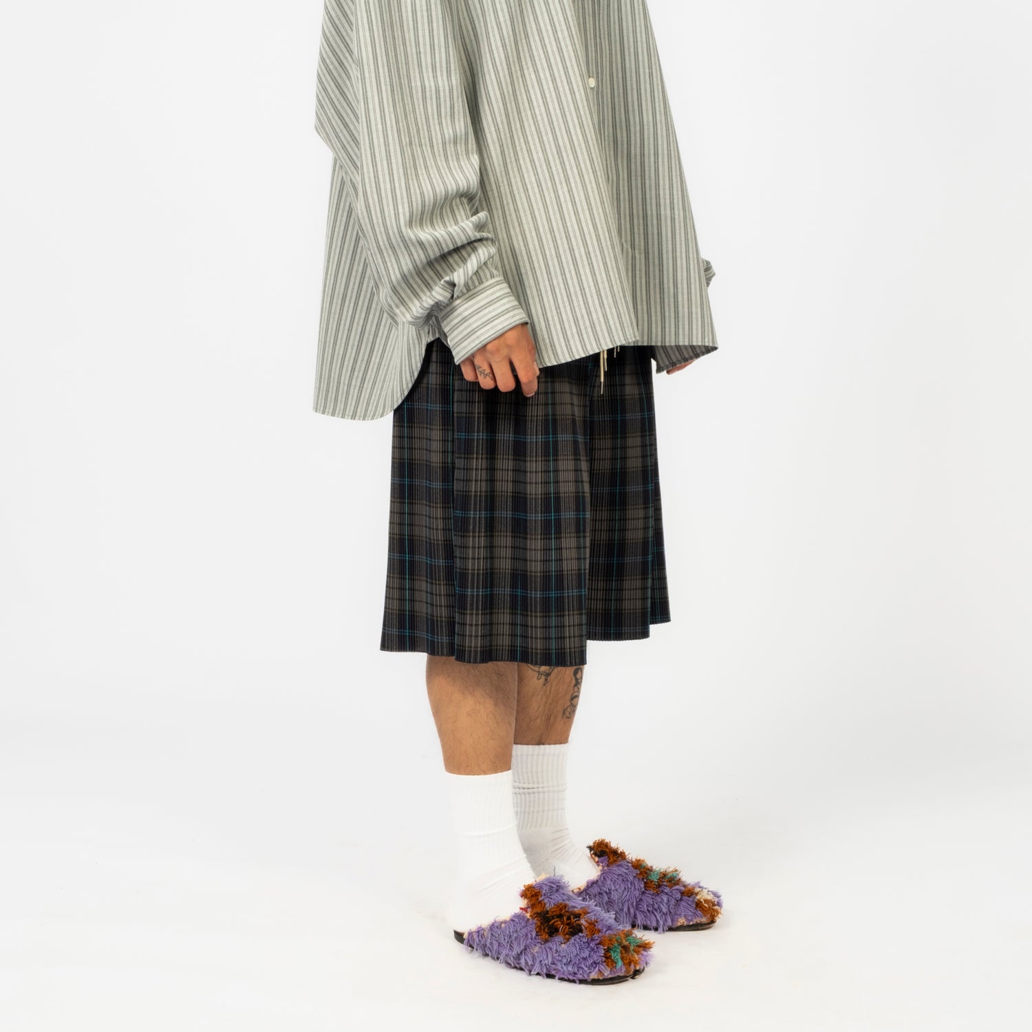 [SILLAGE] CIRCULAR PLEATS SHORT PANTS DEADSTOCK _ WATAHIKO TEX NAVY PLAID