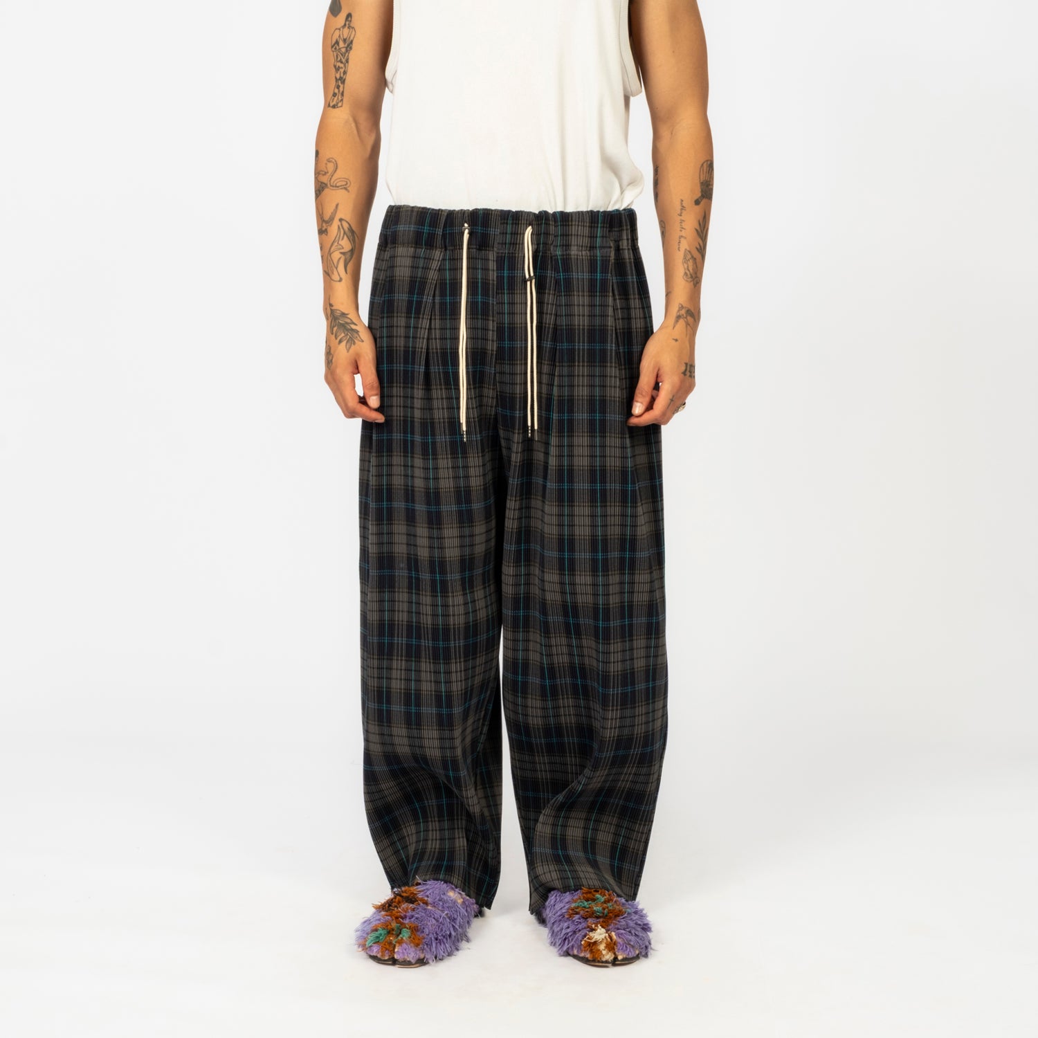 [SILLAGE] CIRCULAR PLEATS PANTS DEADSTOCK _ WATAHIKO TEX NAVY PLAID