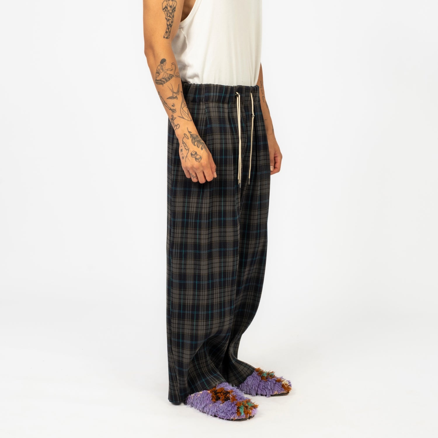 [SILLAGE] CIRCULAR PLEATS PANTS DEADSTOCK _ WATAHIKO TEX NAVY PLAID