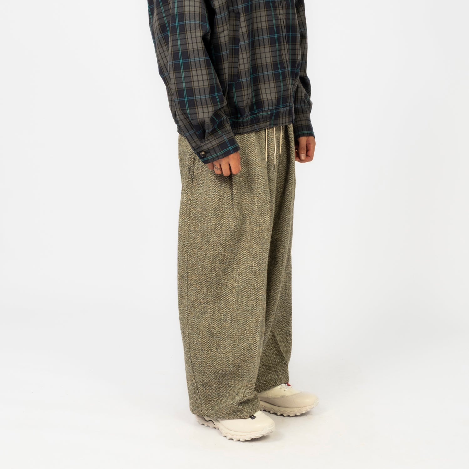 [SILLAGE] CIRCULAR PANTS HERRINGBONE _ BEIGE HARRIS TWEED