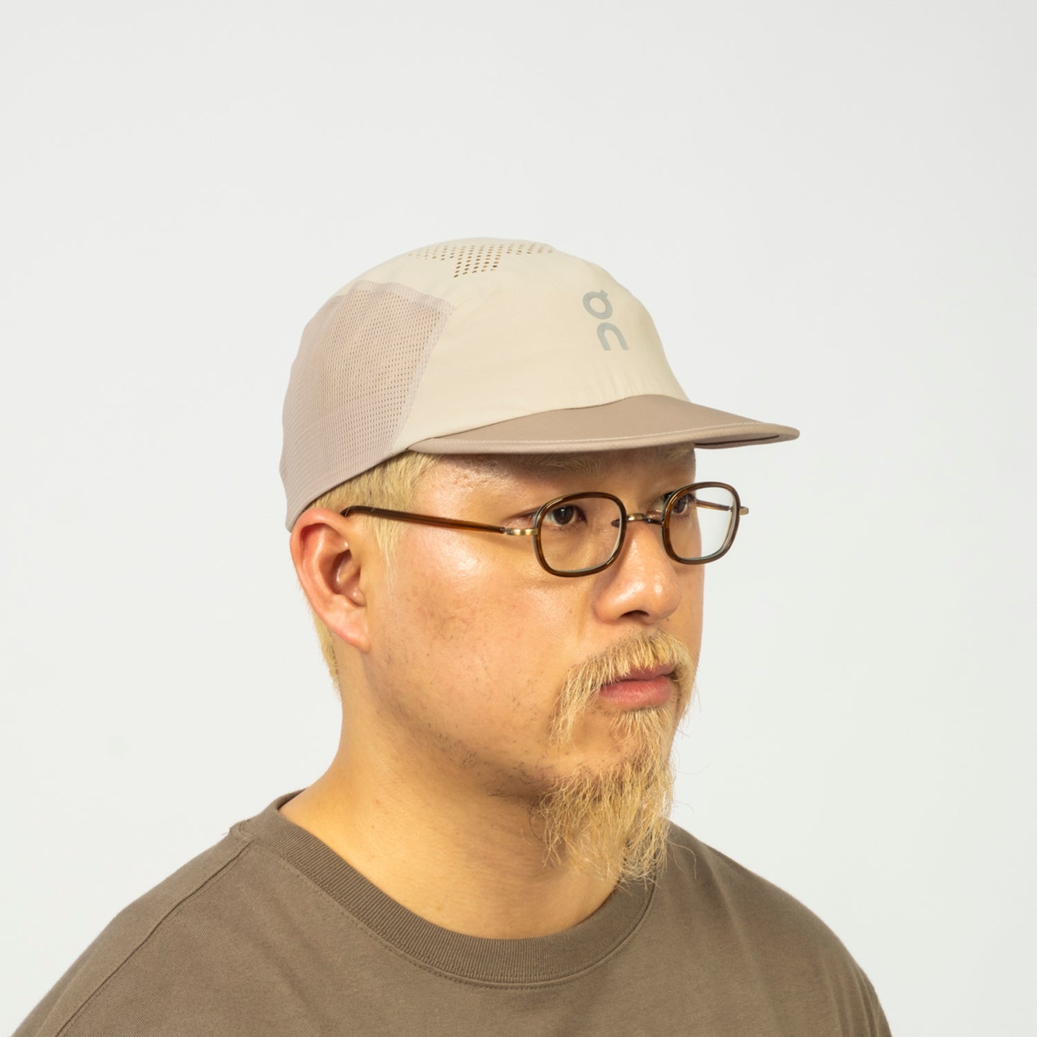 [ON RUNNING] ULTRA CAP _ FOG