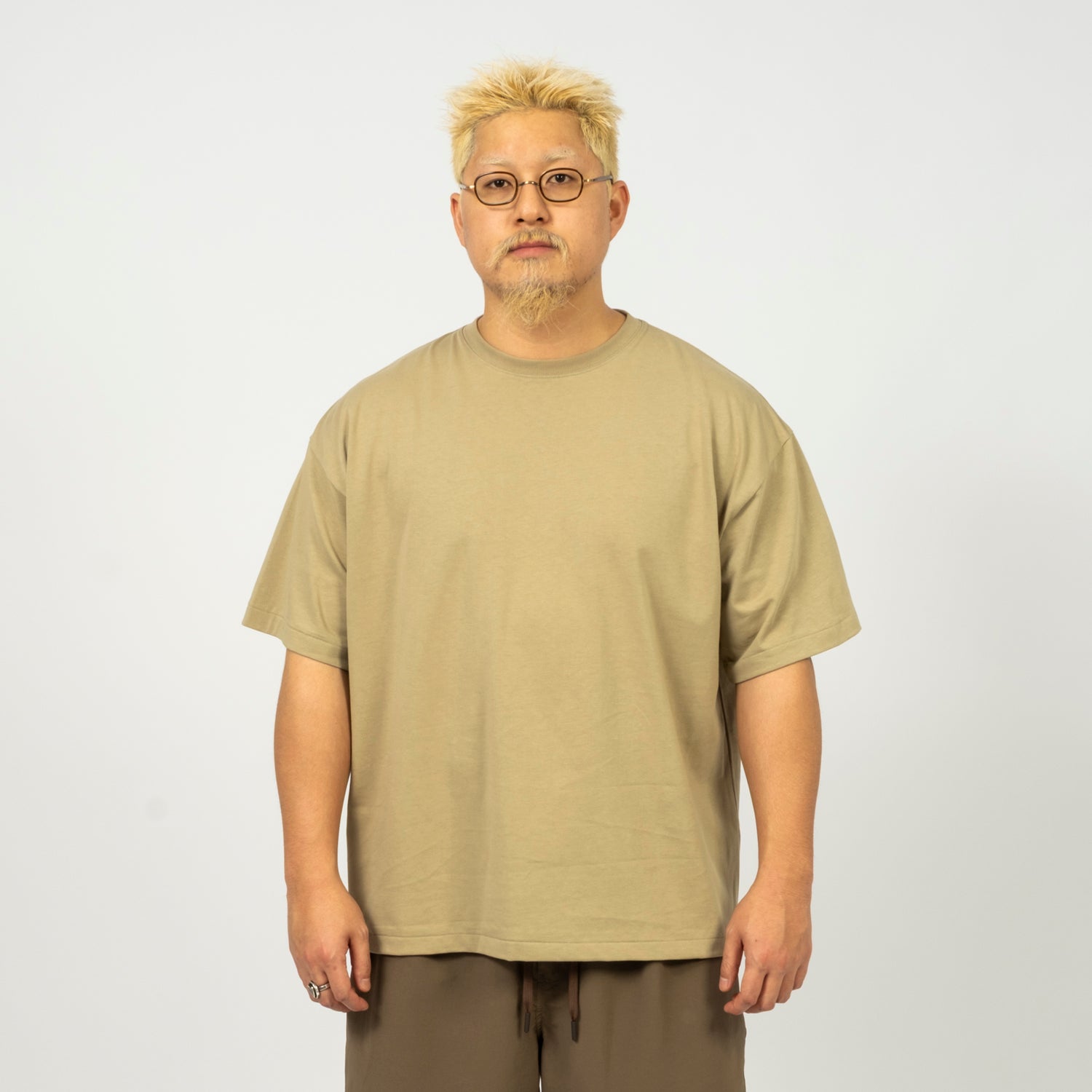 [KUNI] GUNNII T-SHIRT _ OLIVE