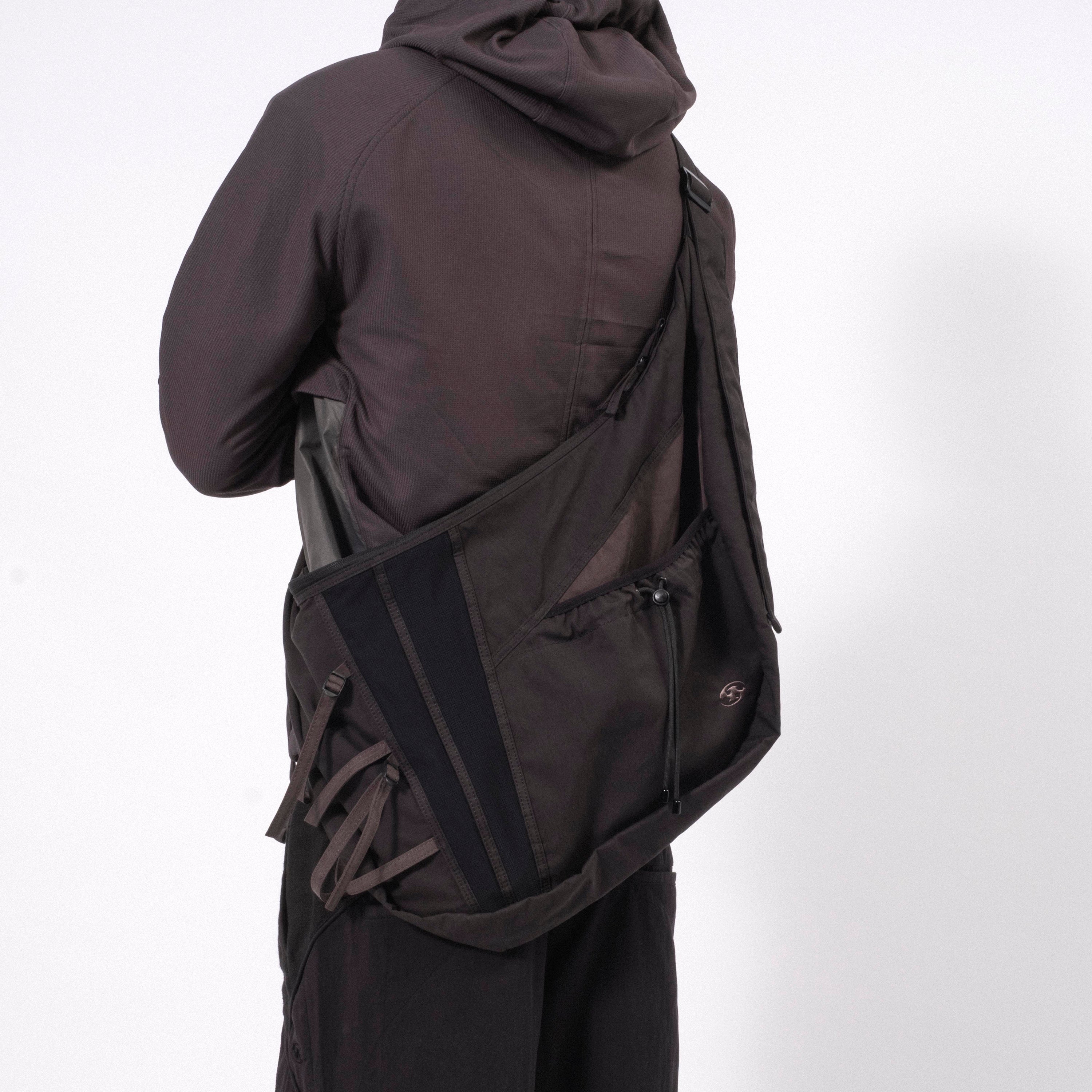 [SAN SAN GEAR] CROSS BODY BAG _ BLACK