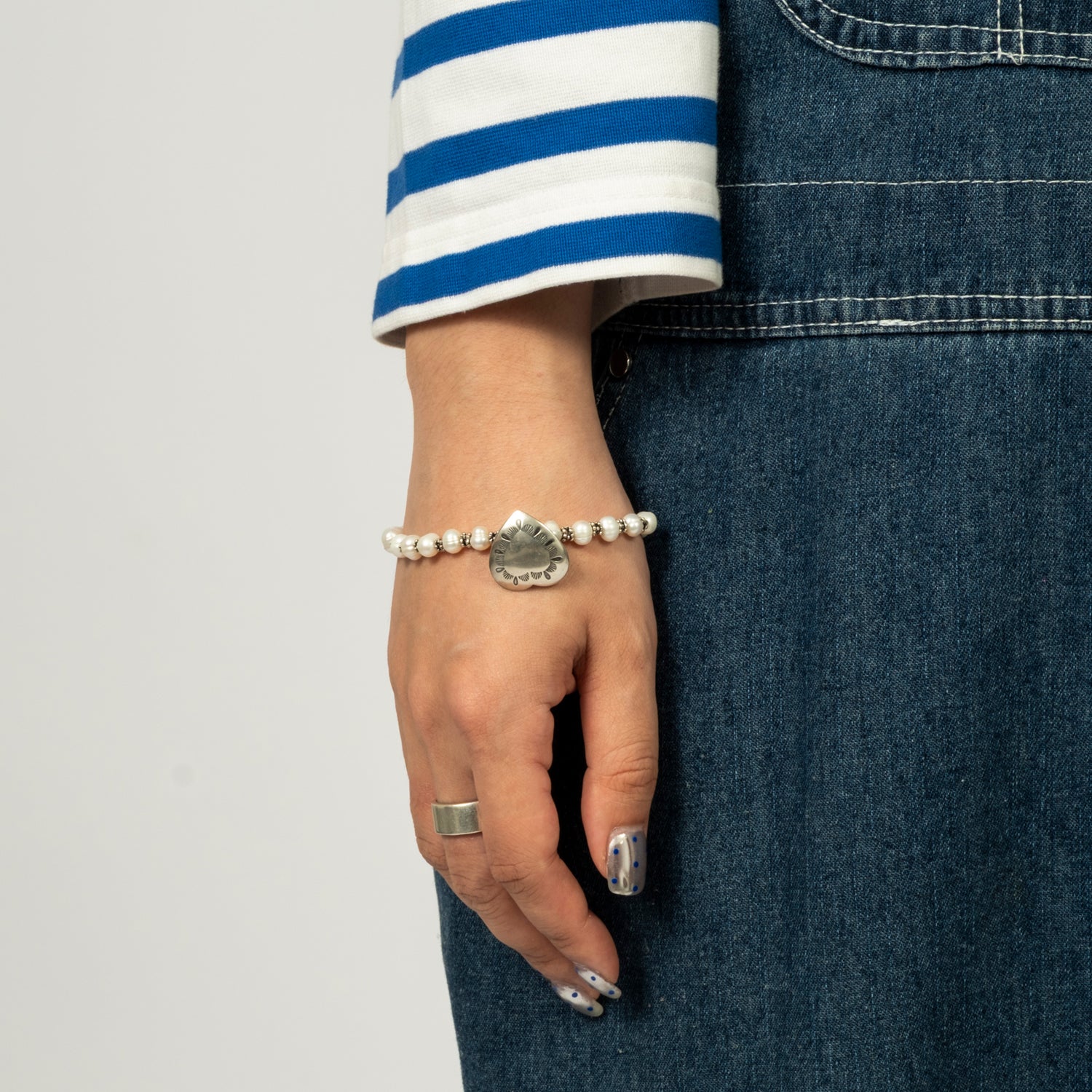 [52HZ LAB] HEART BUTTON BRACELET