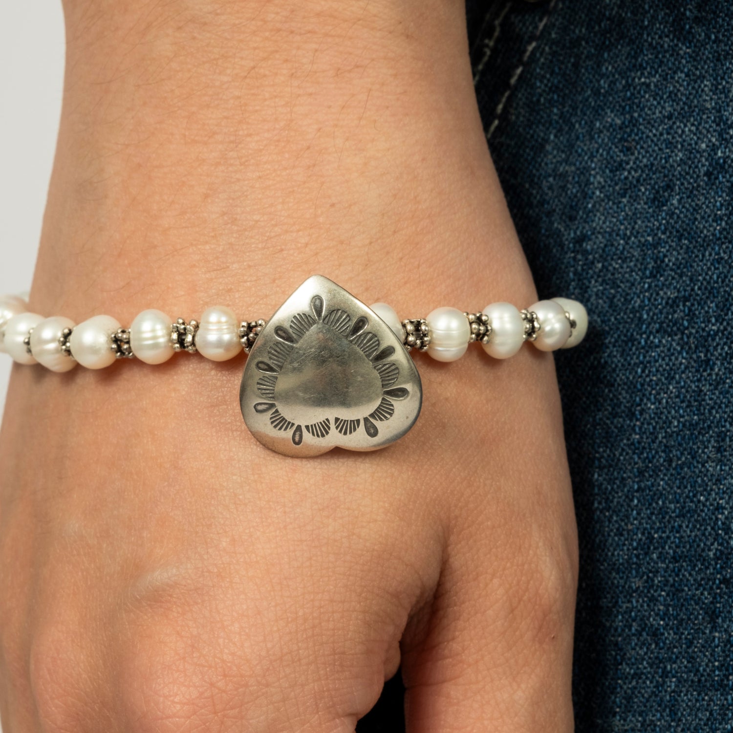 [52HZ LAB] HEART BUTTON BRACELET