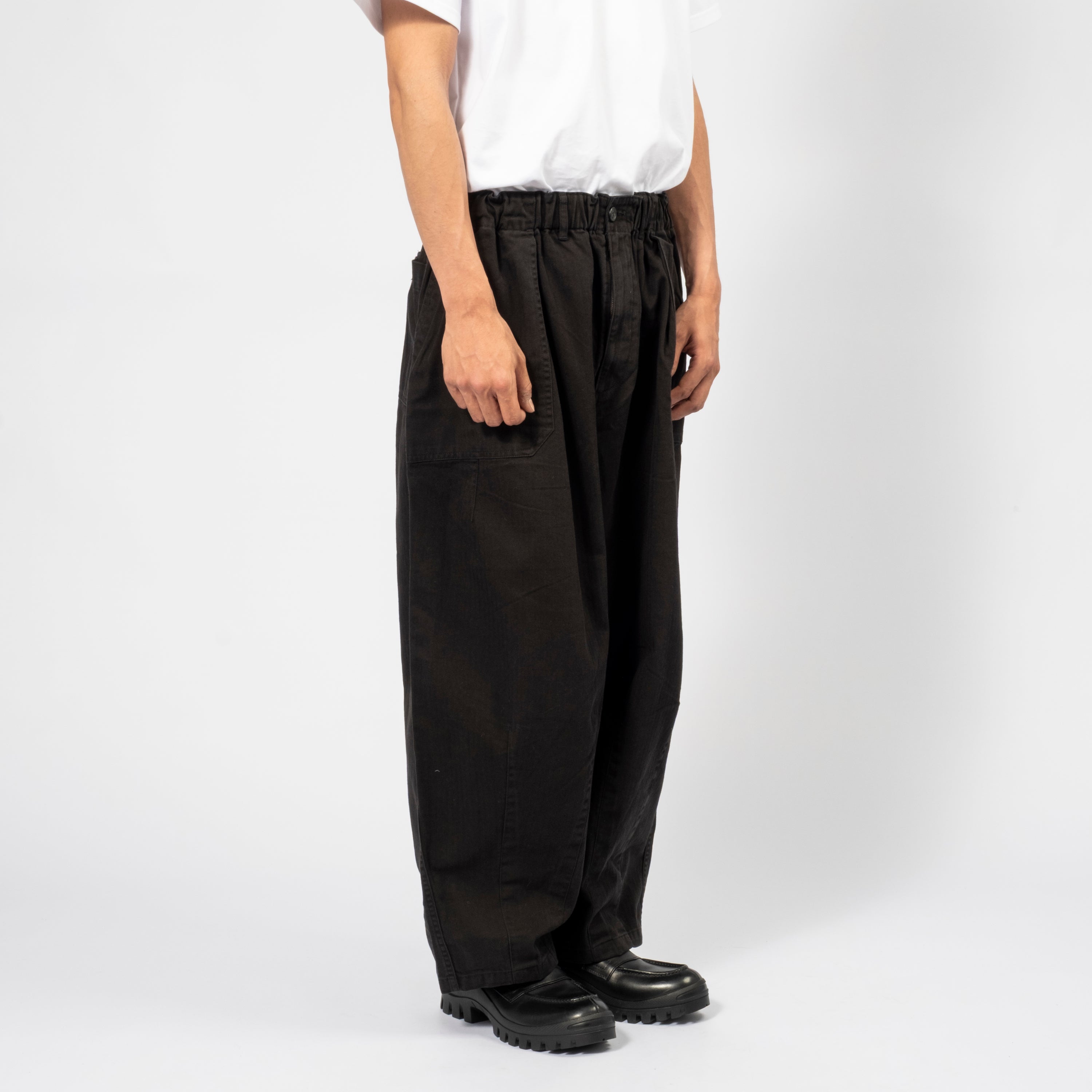 [IS-NESS] HERRINGBONE BALLOON BAKER PANTS _ BLACK