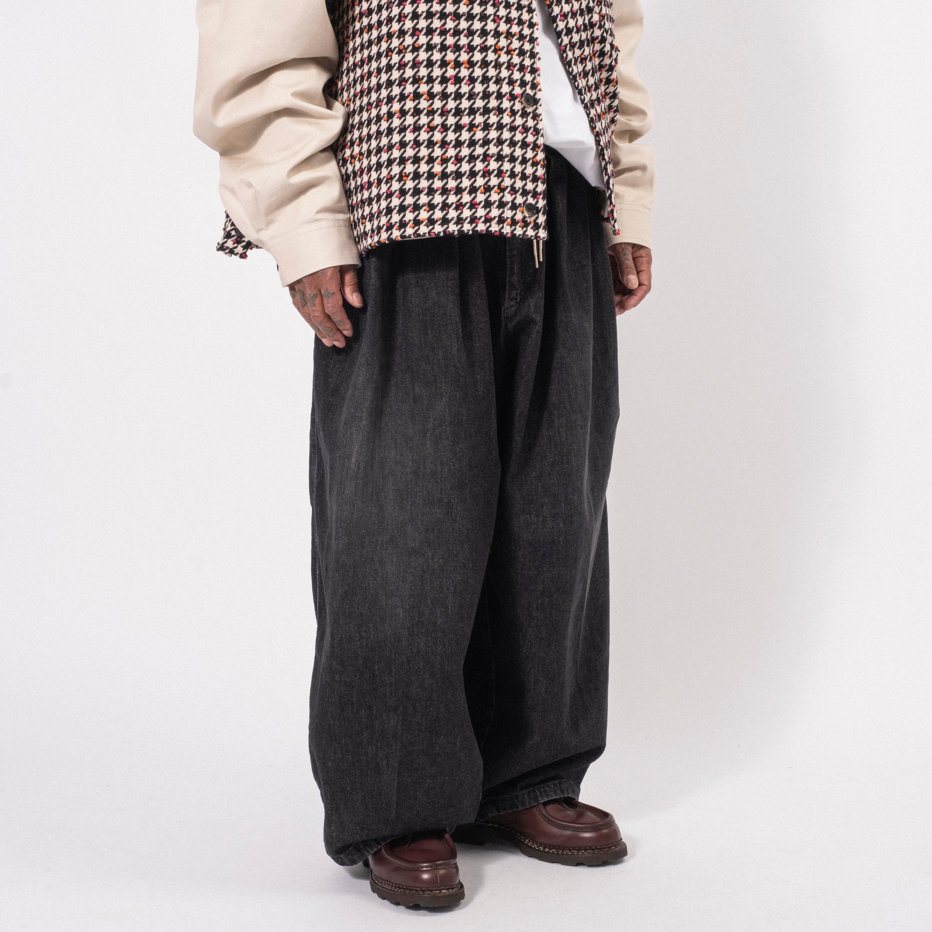 [SILLAGE] CIRCULAR PANTS _ BLACK DENIM WASH