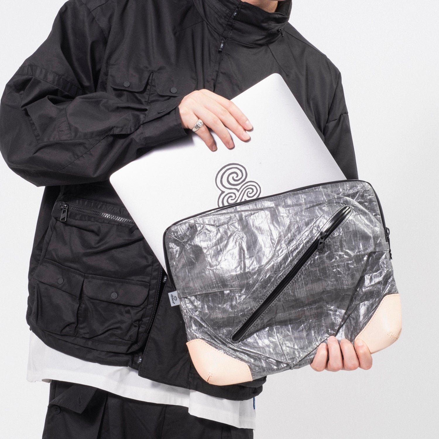[F/CE] 11" MOBILE SLEEVE WITH DYNEEMA® _ BLACK