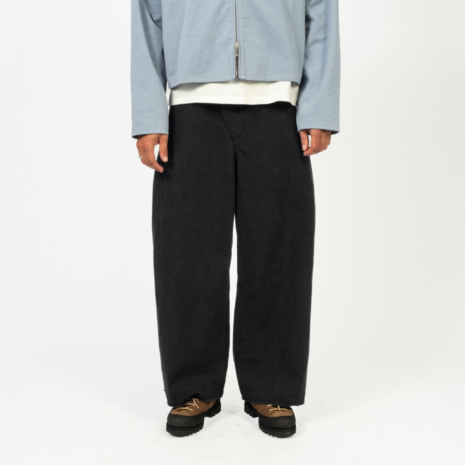 [MERELY MADE] PREMIUM COTTON CATION TWIST WIDE PANTS _ CHARCOAL GREY