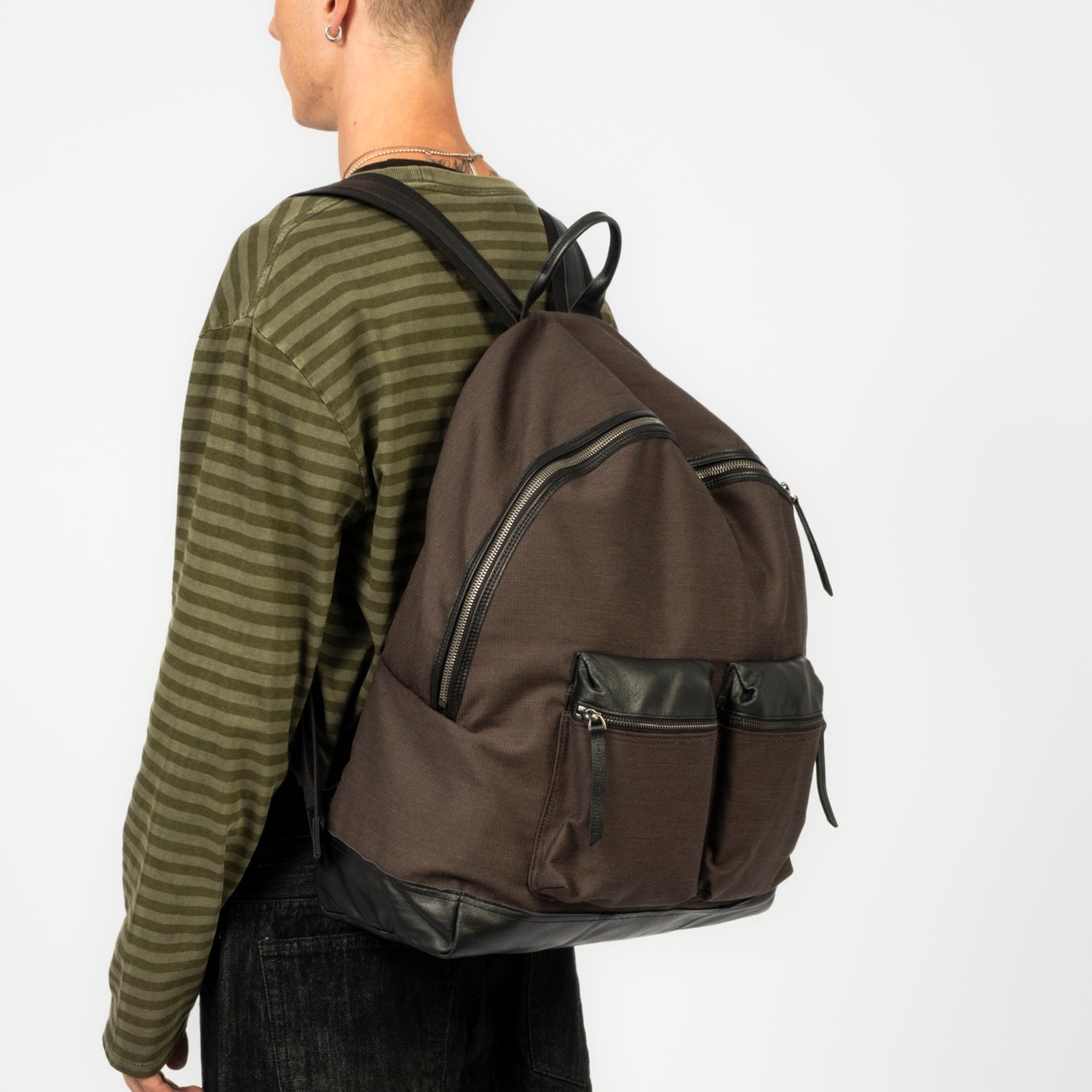 [HATCHINGROOM] LEATHER DAYPACK BIG _ CHARCOAL