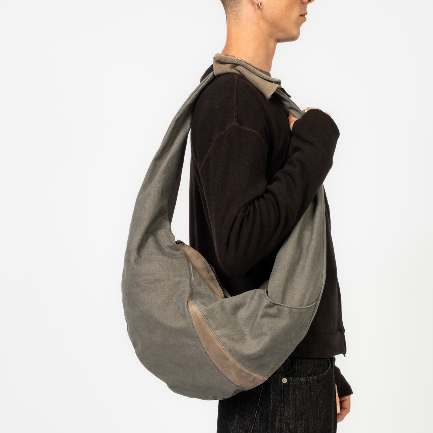 [HATCHINGROOM] CURVED BAG _ GREY