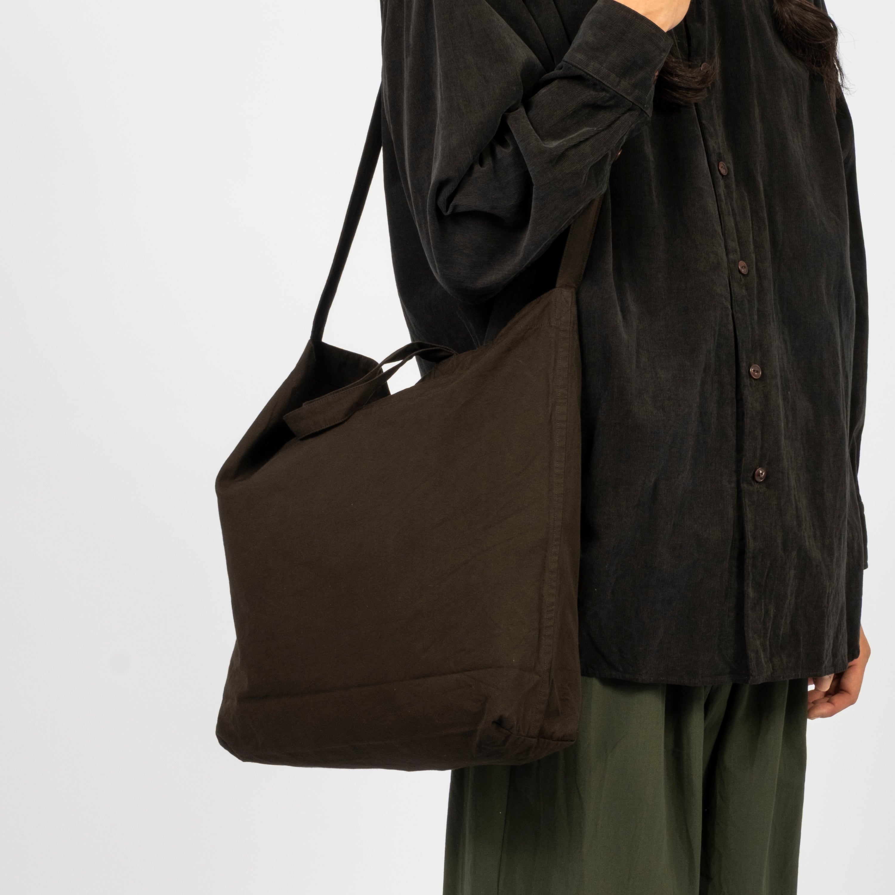 [YOKO SAKAMOTO] RESEARCHER BAG LARGE _ KAKISHIBU