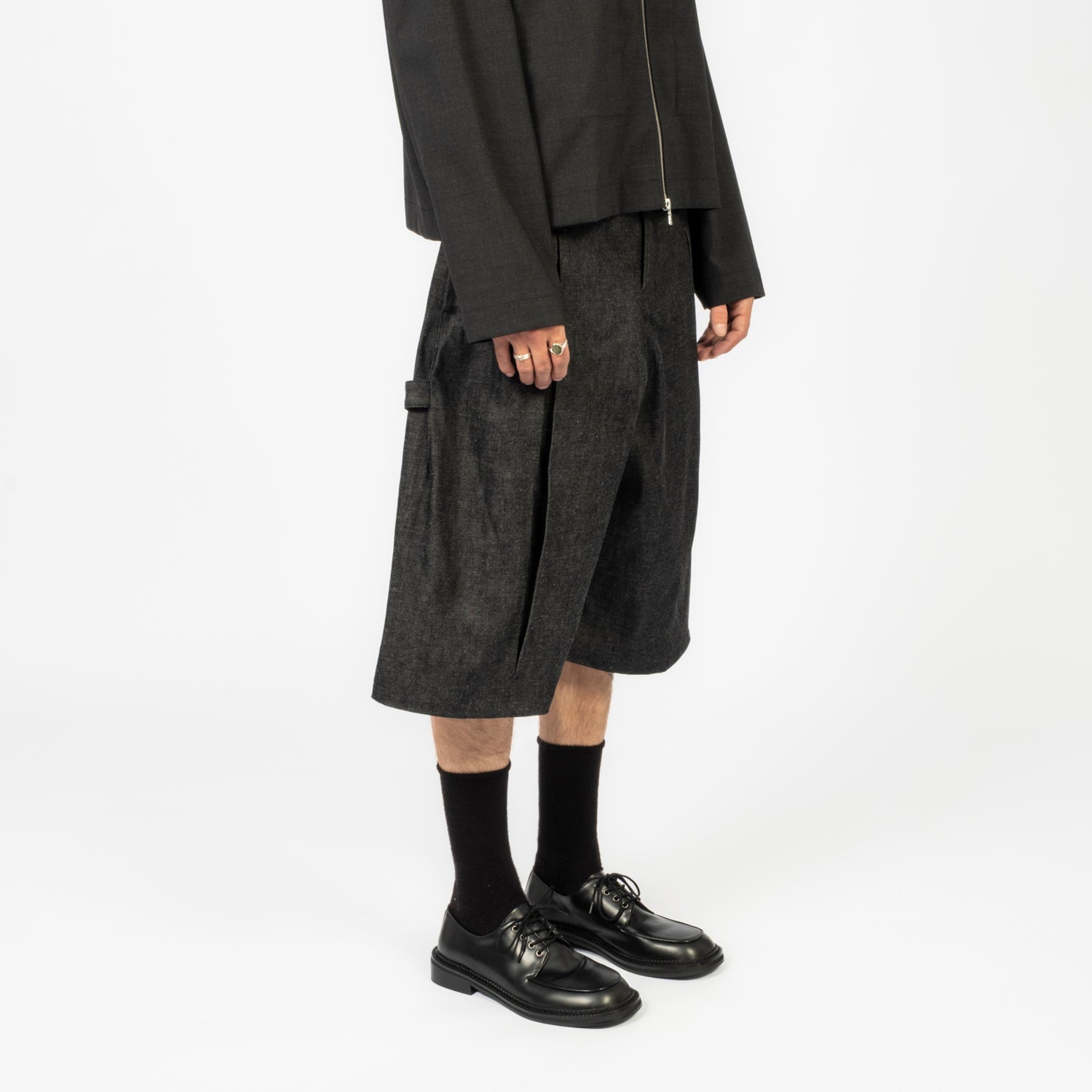[SAGE NATION] BOX PLEAT SHORTS _ RAW BLACK