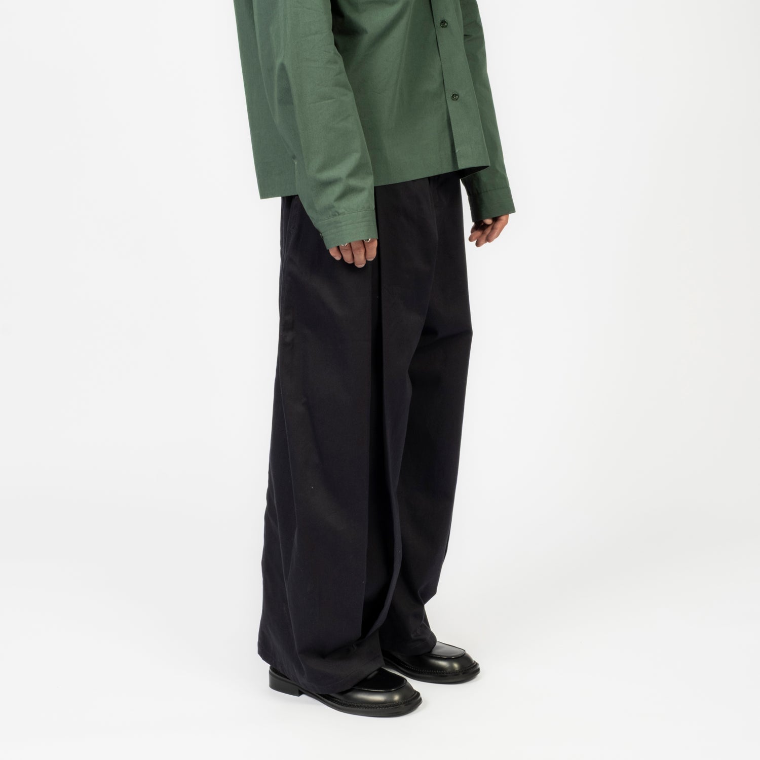 [SAGE NATION] BOX PLEAT TROUSER _ NAVY