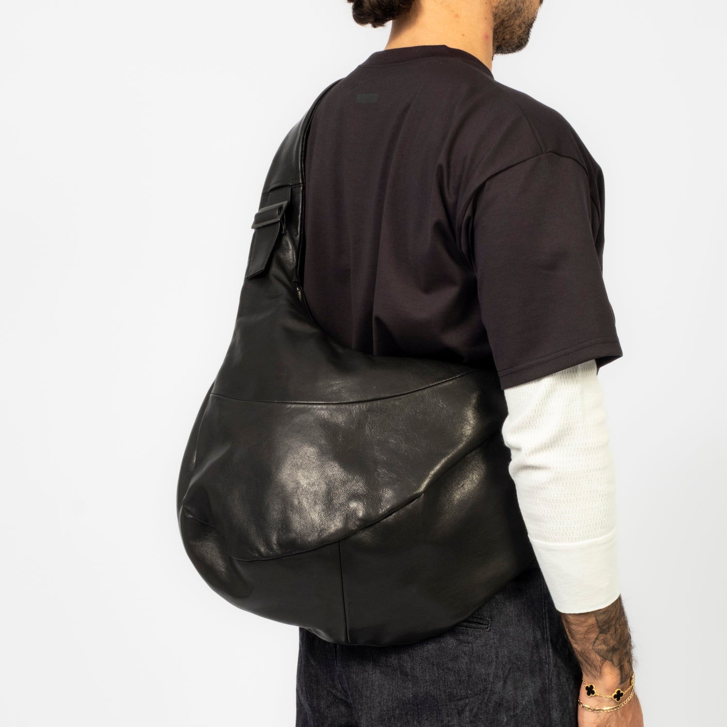 [SSSTEIN] ST.1507 TWIST SHOULDER BAG