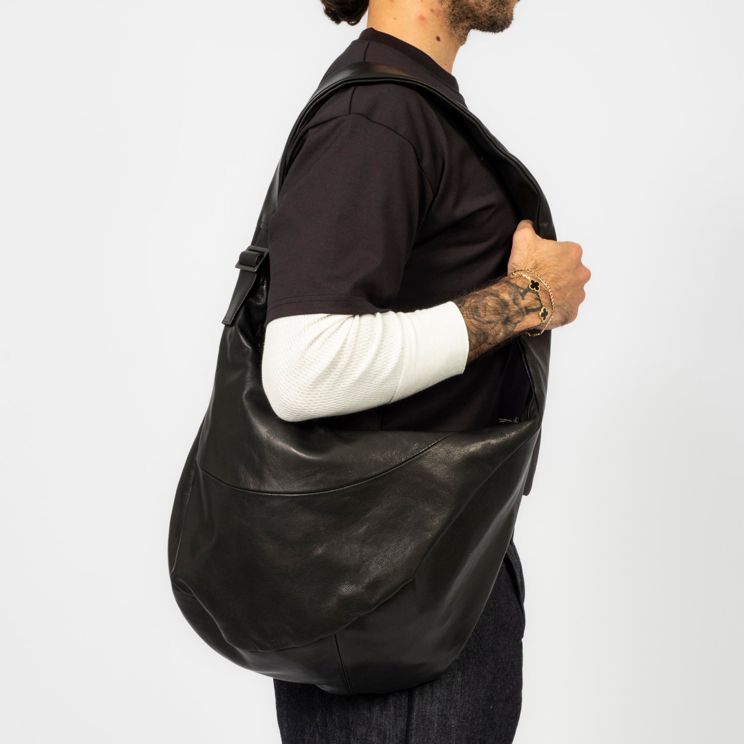 [SSSTEIN] ST.1507 TWIST SHOULDER BAG