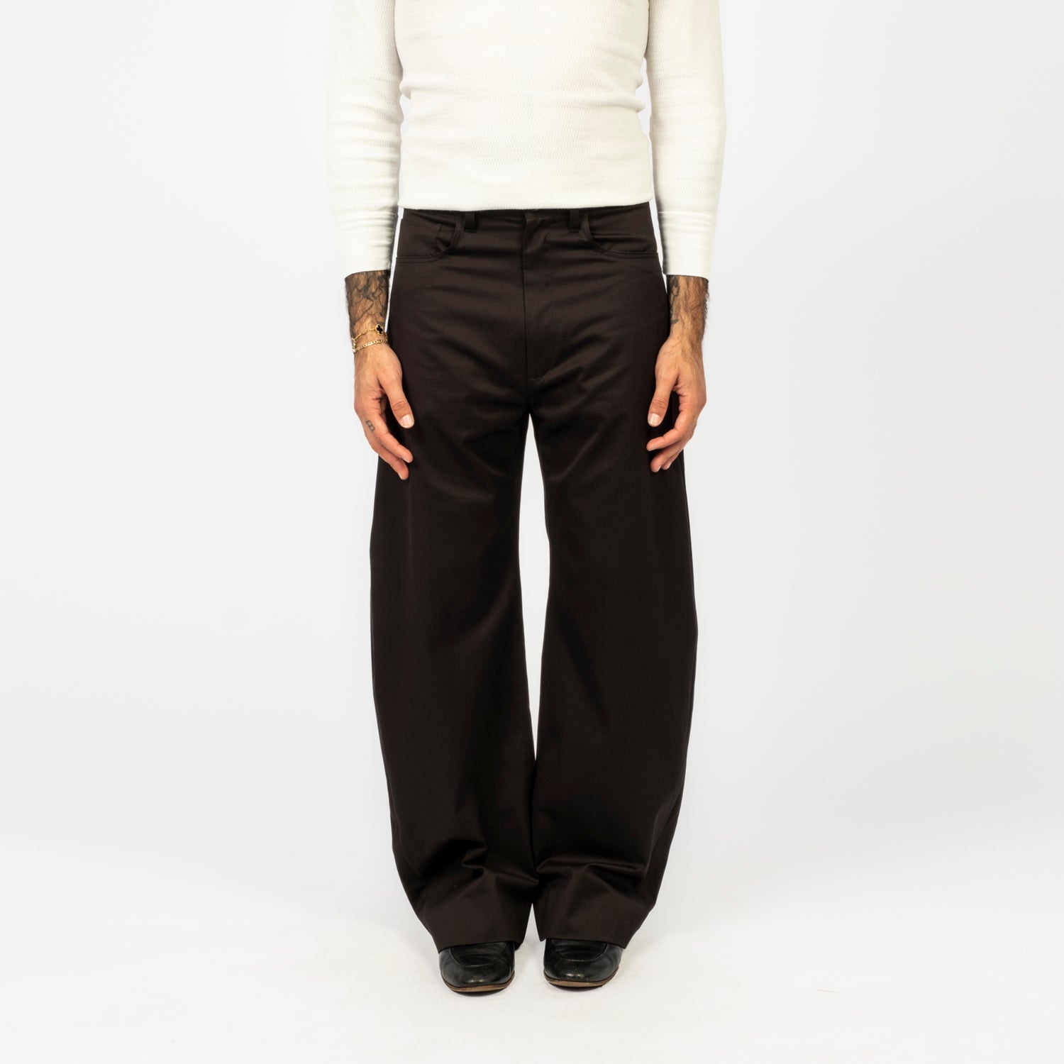 [SSSTEIN] ST.1401 COTTON SATIN ROUND PANTS _ BLACK