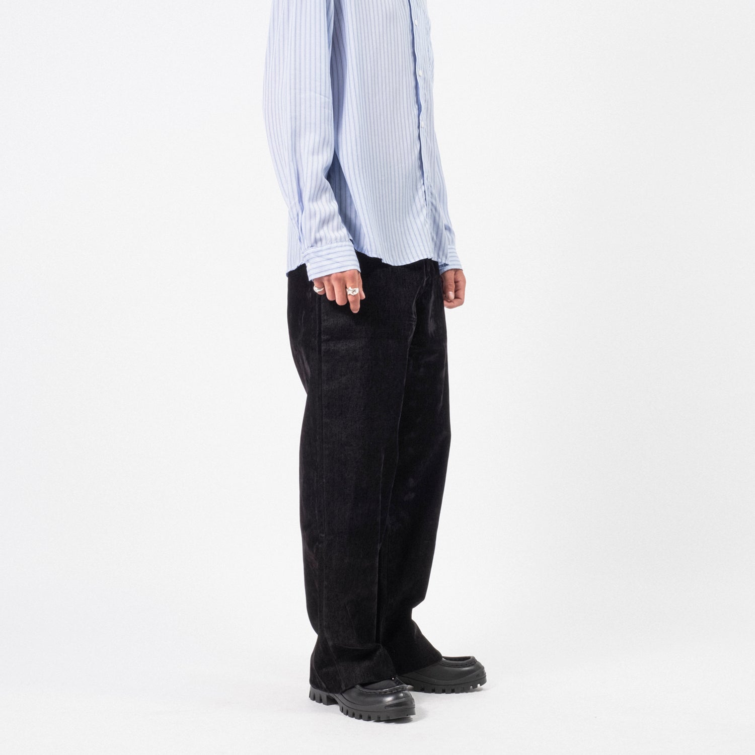 [HATCHINGROOM] REGULAR TROUSERS VELVET DENIM _ BLACK