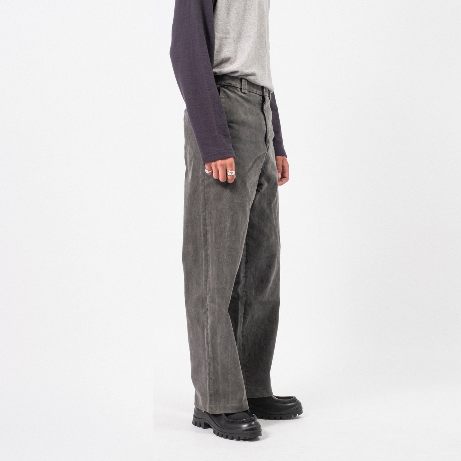 [HATCHINGROOM] REGULAR TROUSERS VELVET DENIM _ GREY