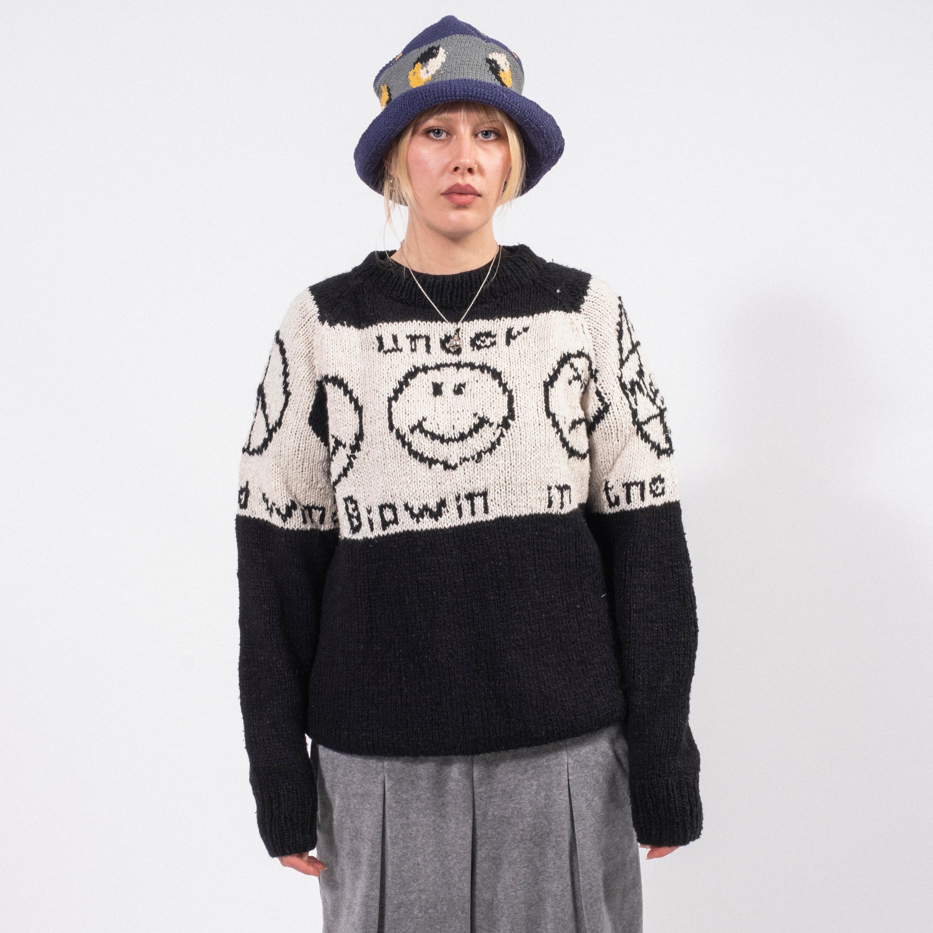 [LEH] 1053 SMILEY KNIT SWEATER _ BLACK
