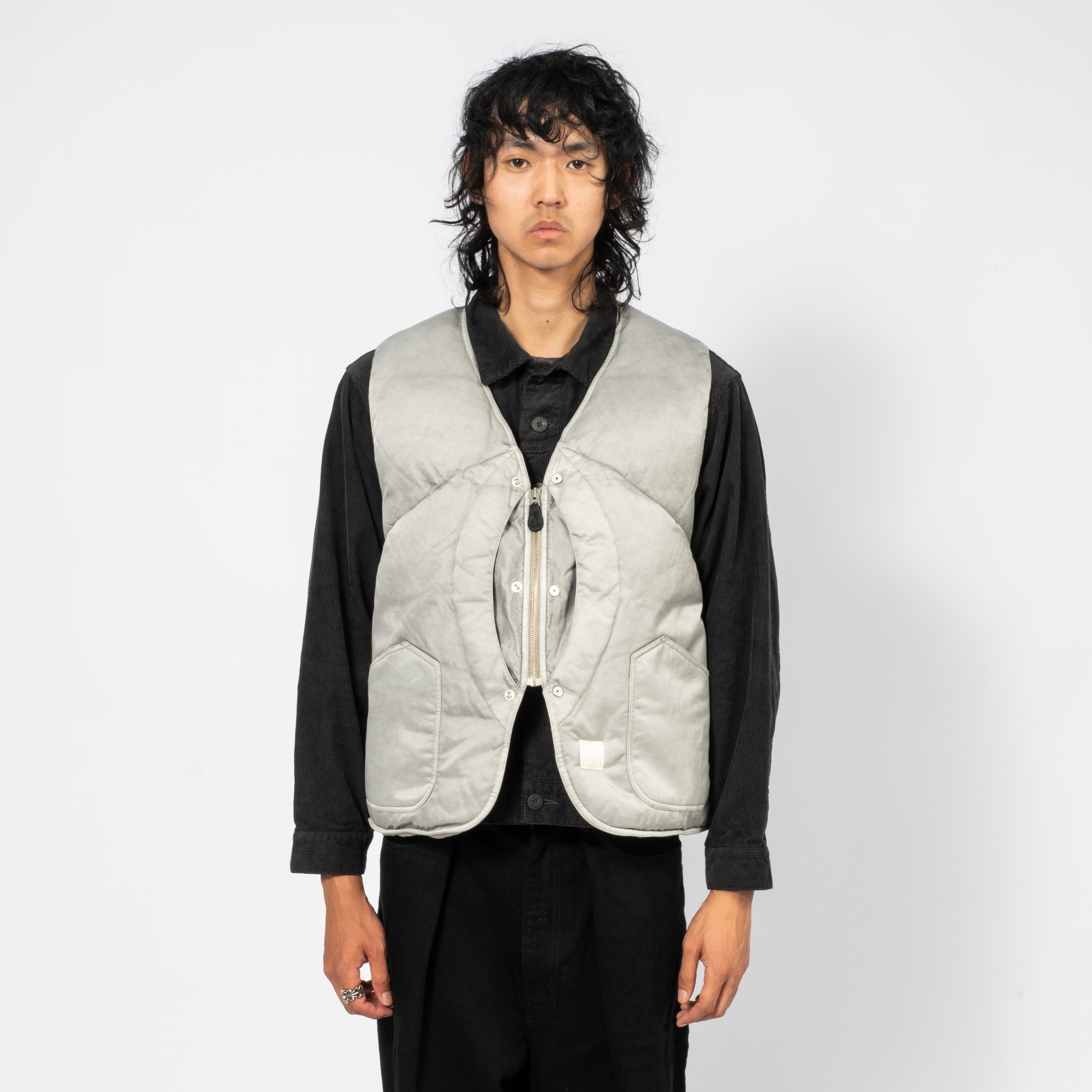 [INNAT] HAND-DYED HUNTING DOWN VEST _ GREY