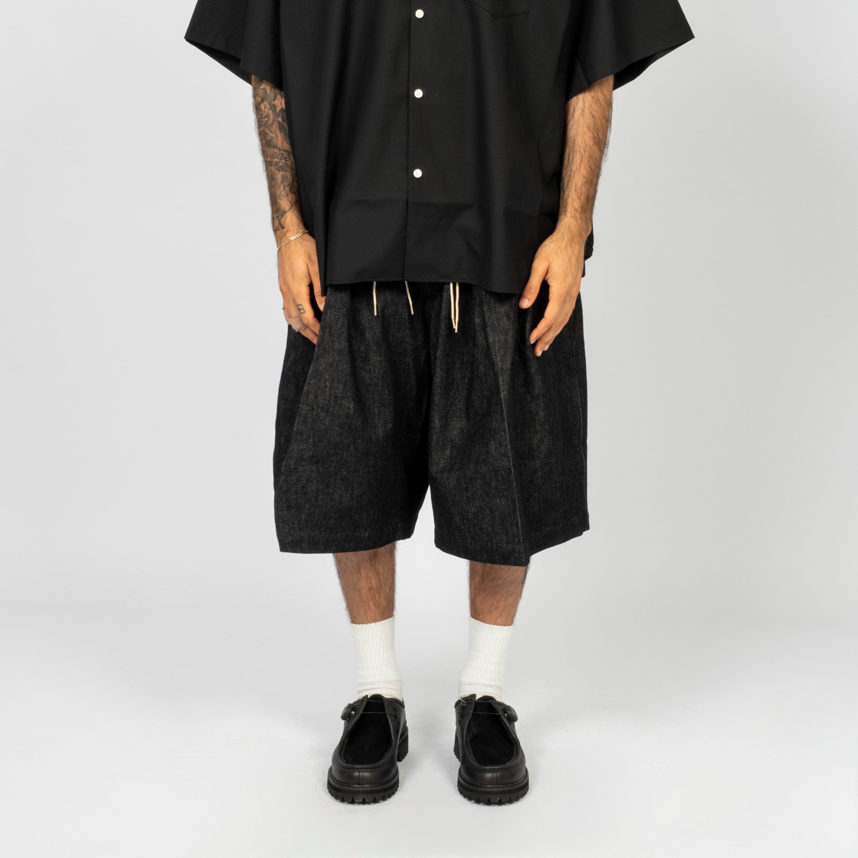 [SILLAGE] CIRCULAR SHORTS _ BLACK DENIM ONE WASH