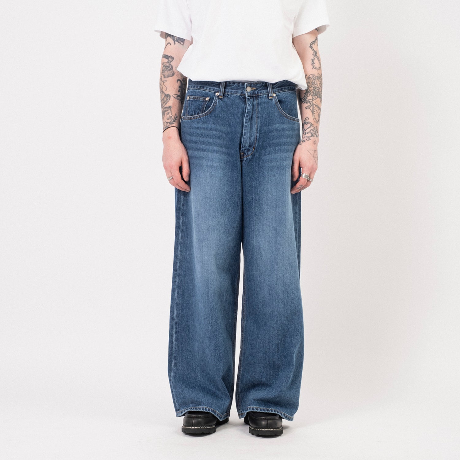 [YOUTH] EXTRA WIDE DENIM PANTS _ MEDIUM BLUE