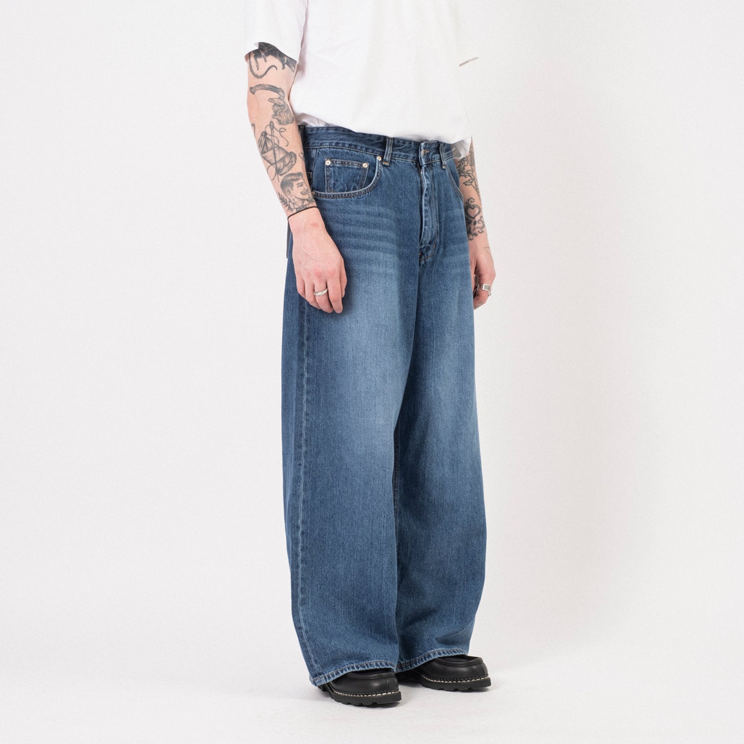 [YOUTH] EXTRA WIDE DENIM PANTS _ MEDIUM BLUE