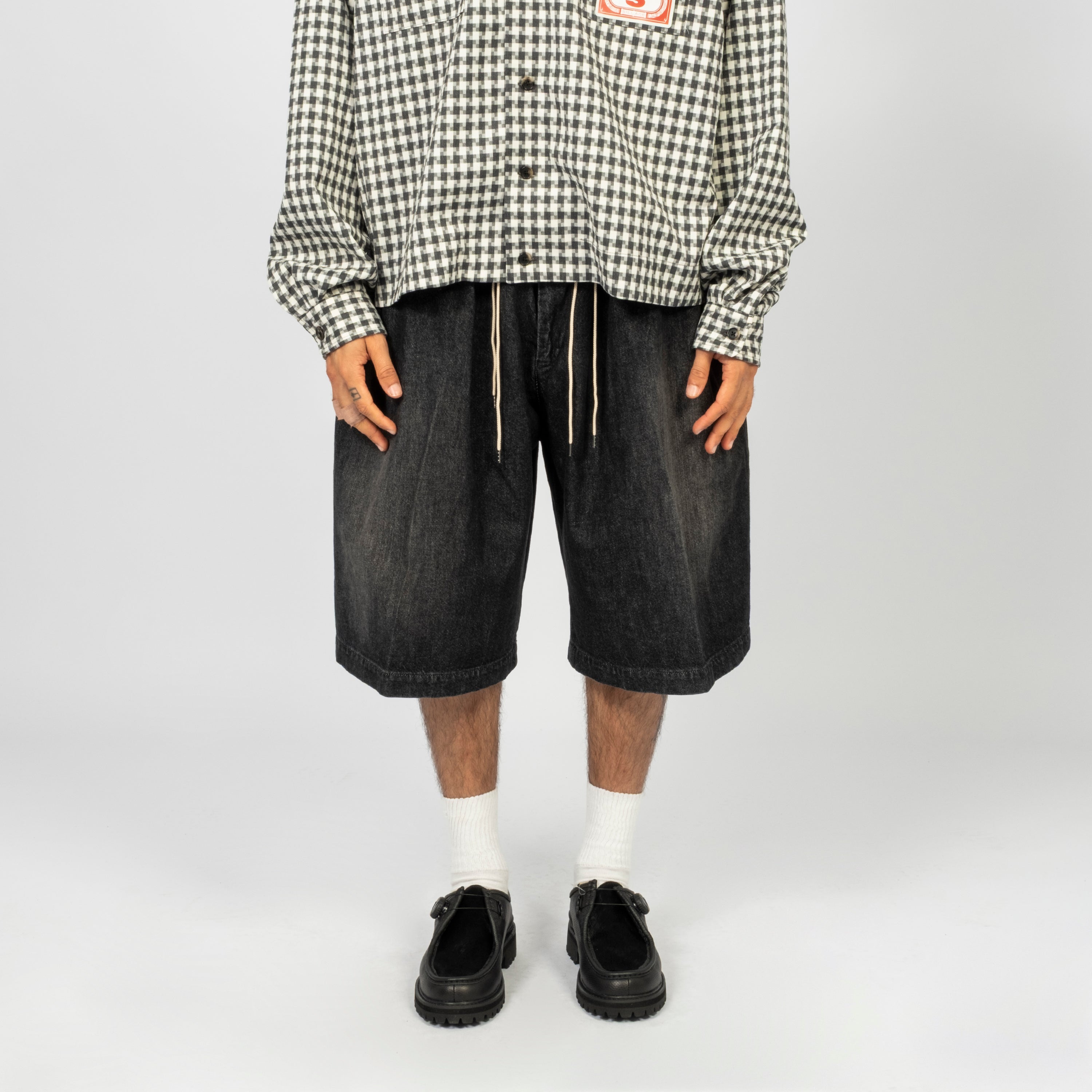 [SILLAGE] CIRCULAR SHORTS _ BLACK DENIM DAMAGED