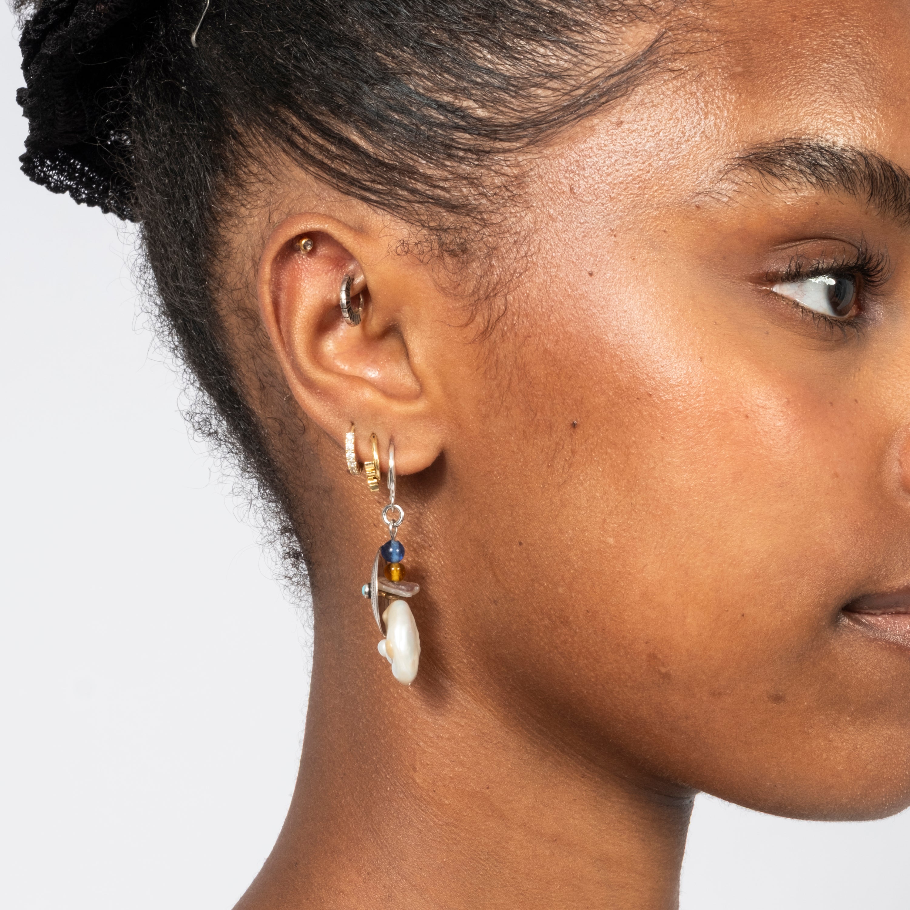 [52HZ LAB] ROUNDY EARRINGS