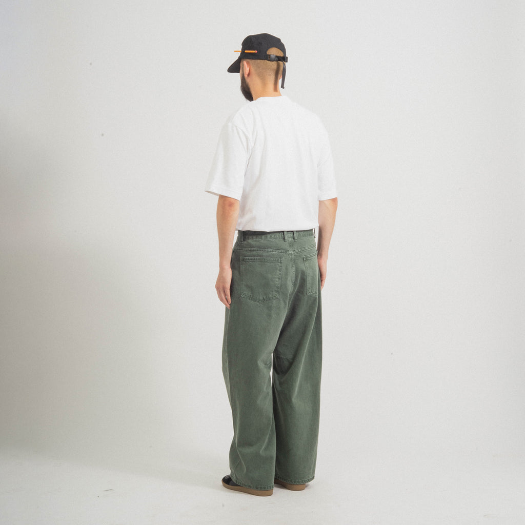 [999HUMANITY] CURVED SULFUR DYED DENIM _ DYED MOSSY