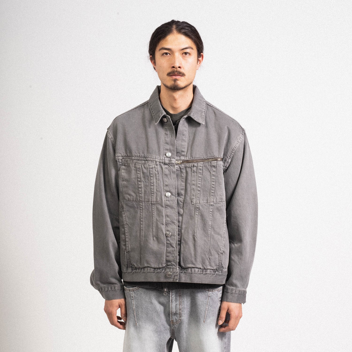 [UNAFFECTED] FANG TRUCKER JACKET _ CHARCOAL DENIM