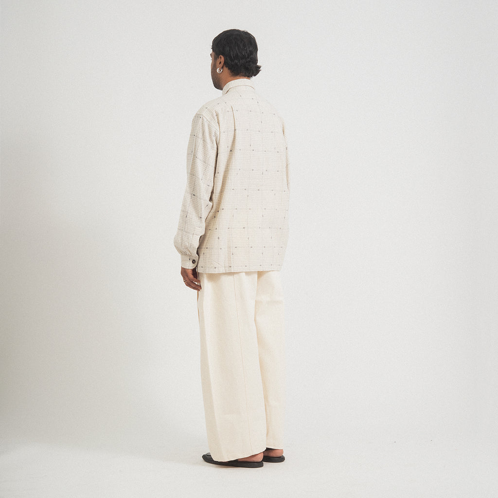 [KARU RESEARCH] HANDLOOM FABRIC WITH KANTHA LS SHIRT _ WHITE/INDIGO