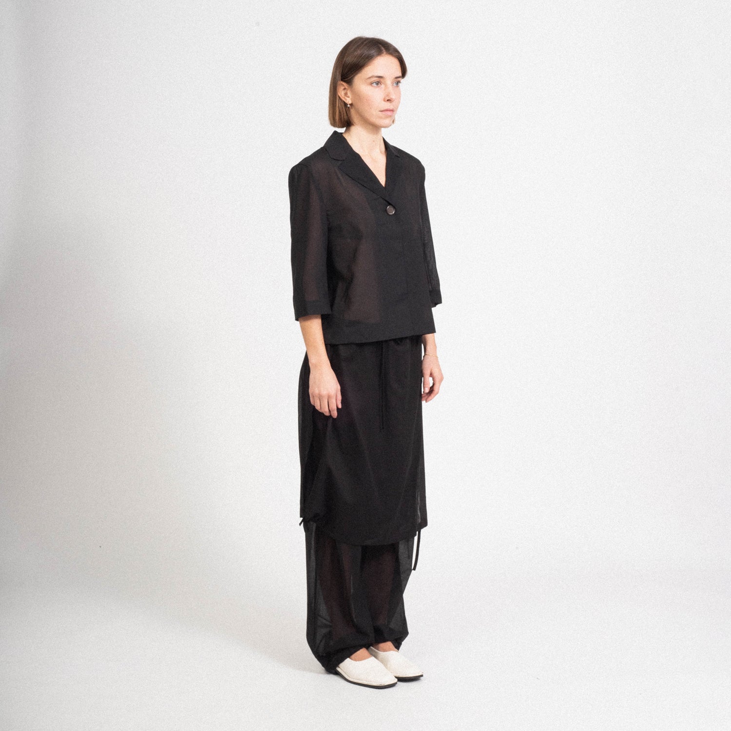 [AMOMENTO WOMEN] SHEER CROP JACKET _ BLACK