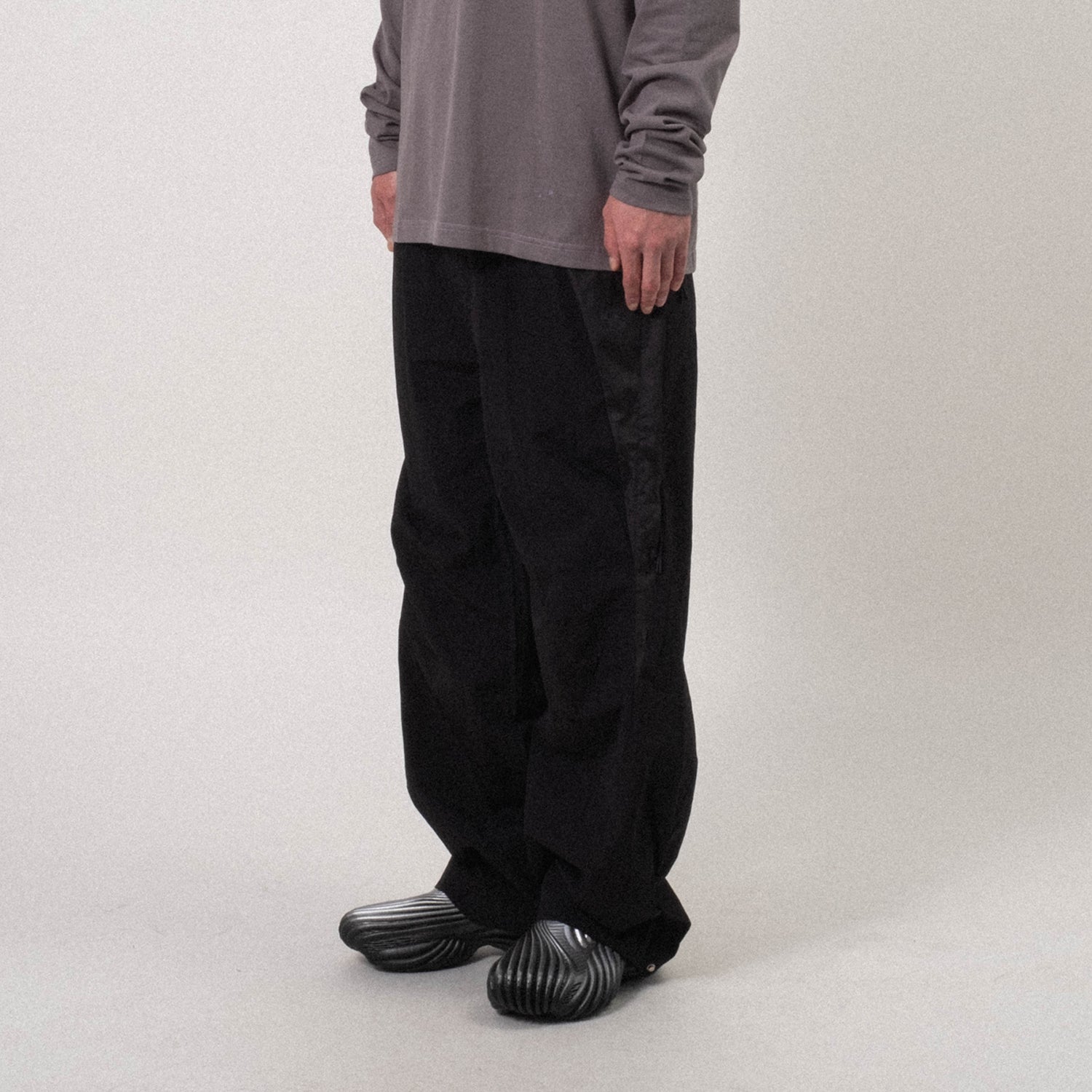 [SAN SAN GEAR] CONTRAST PANTS _ BLACK