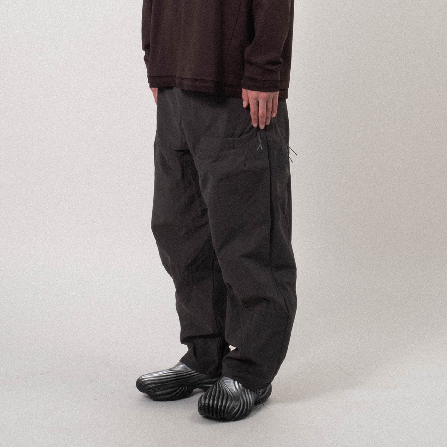 [SAN SAN GEAR] DOUBLE KNEE DART PANTS _ BLACK FADE