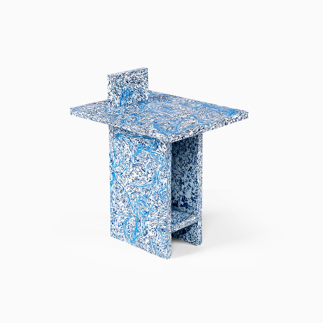 [SPACE AVAILABLE] SELF ASSEMBLE STOOL _ BLUE