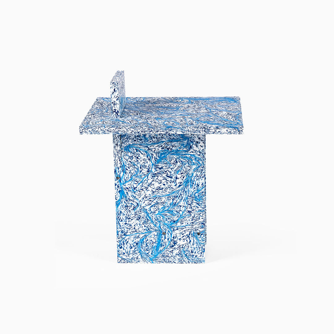 [SPACE AVAILABLE] SELF ASSEMBLE STOOL _ BLUE