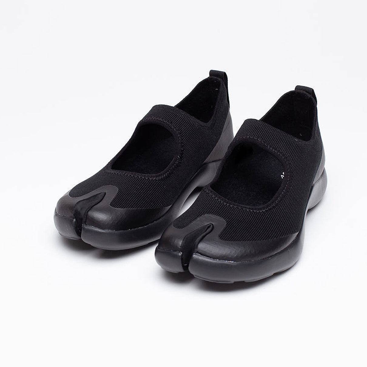 tabis water shoes